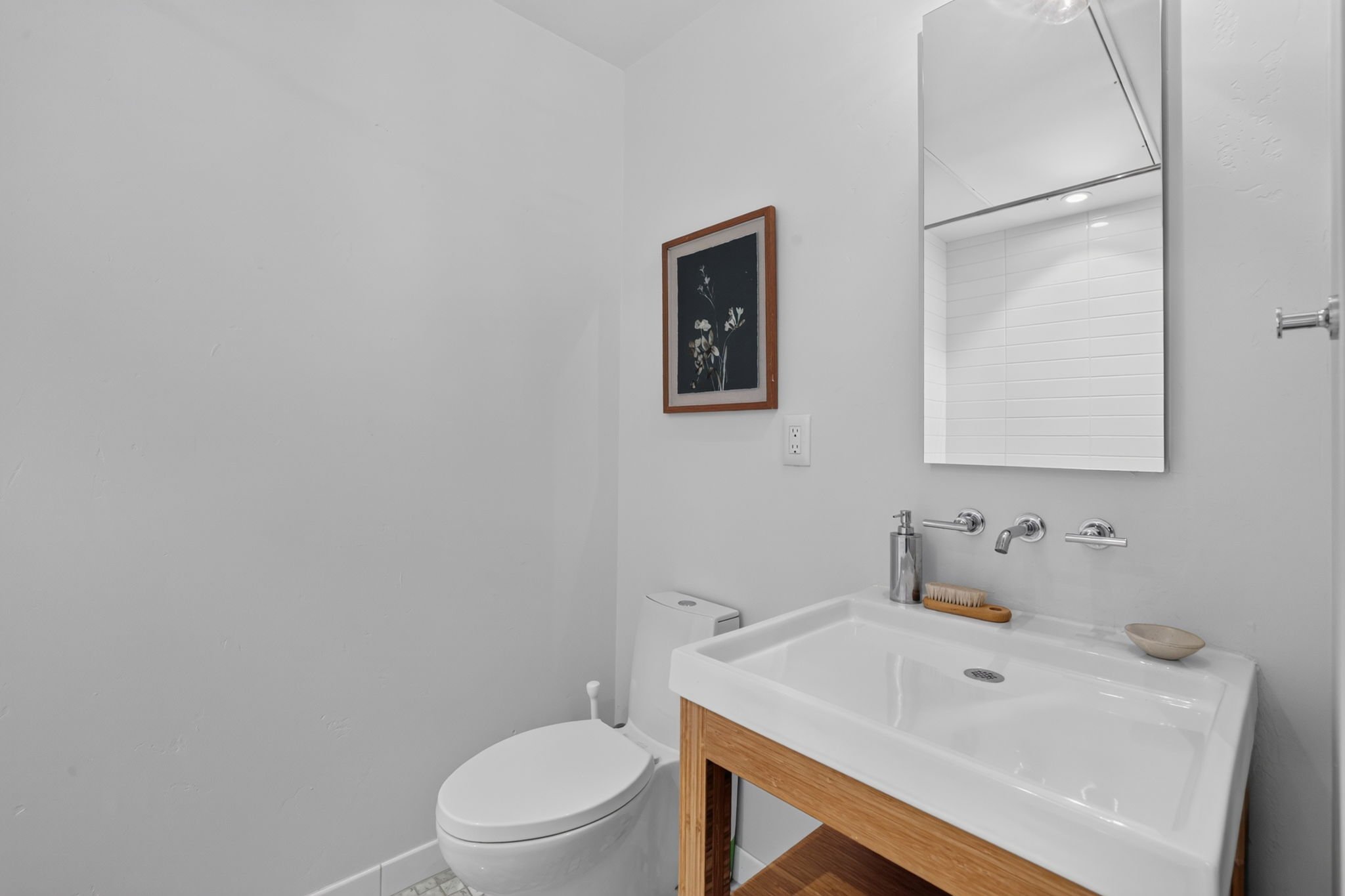 43-web-or-mls-1813 Capitol Ave.-43.jpg