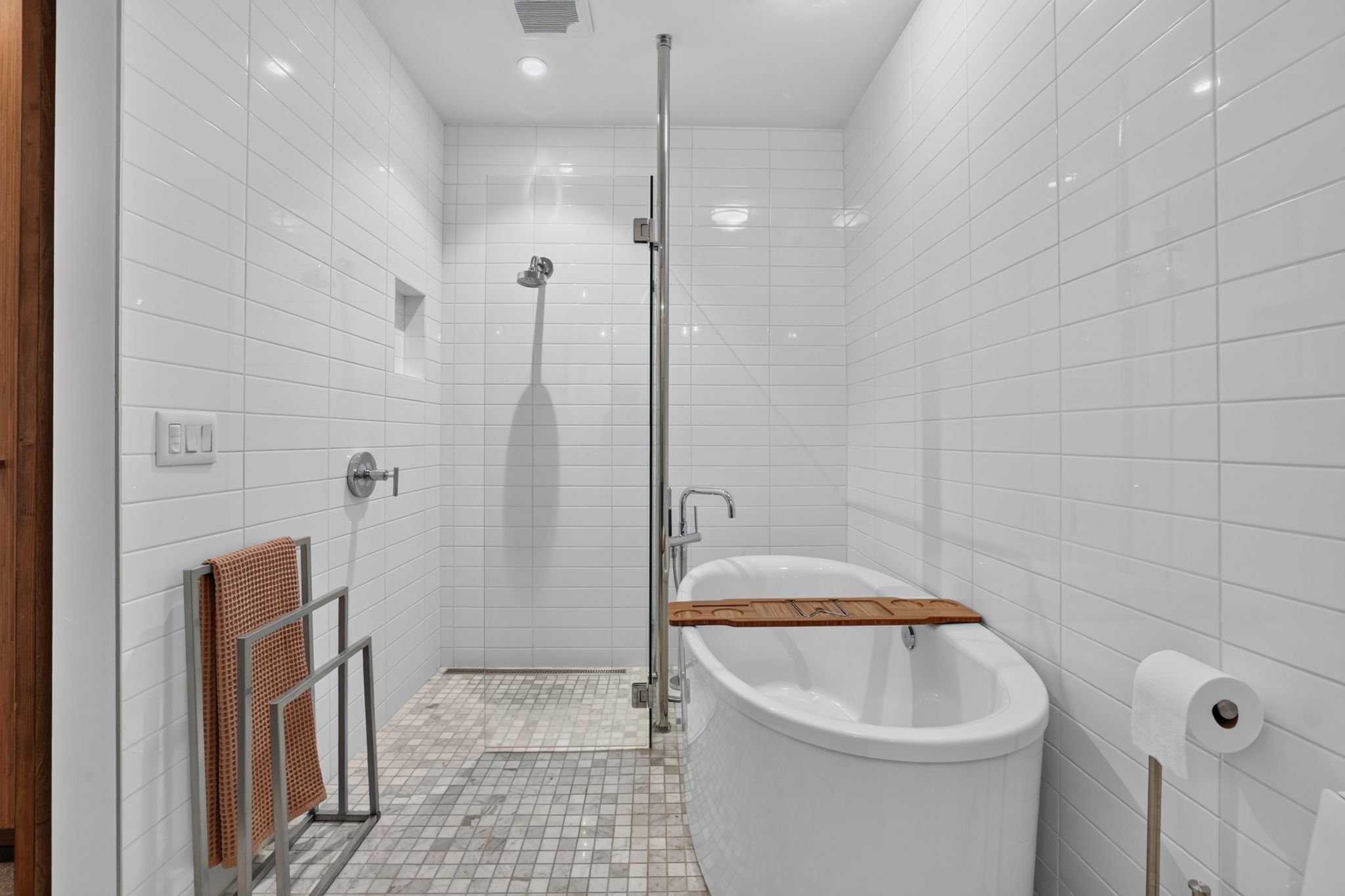 39-web-or-mls-1813 Capitol Ave.-39.jpg