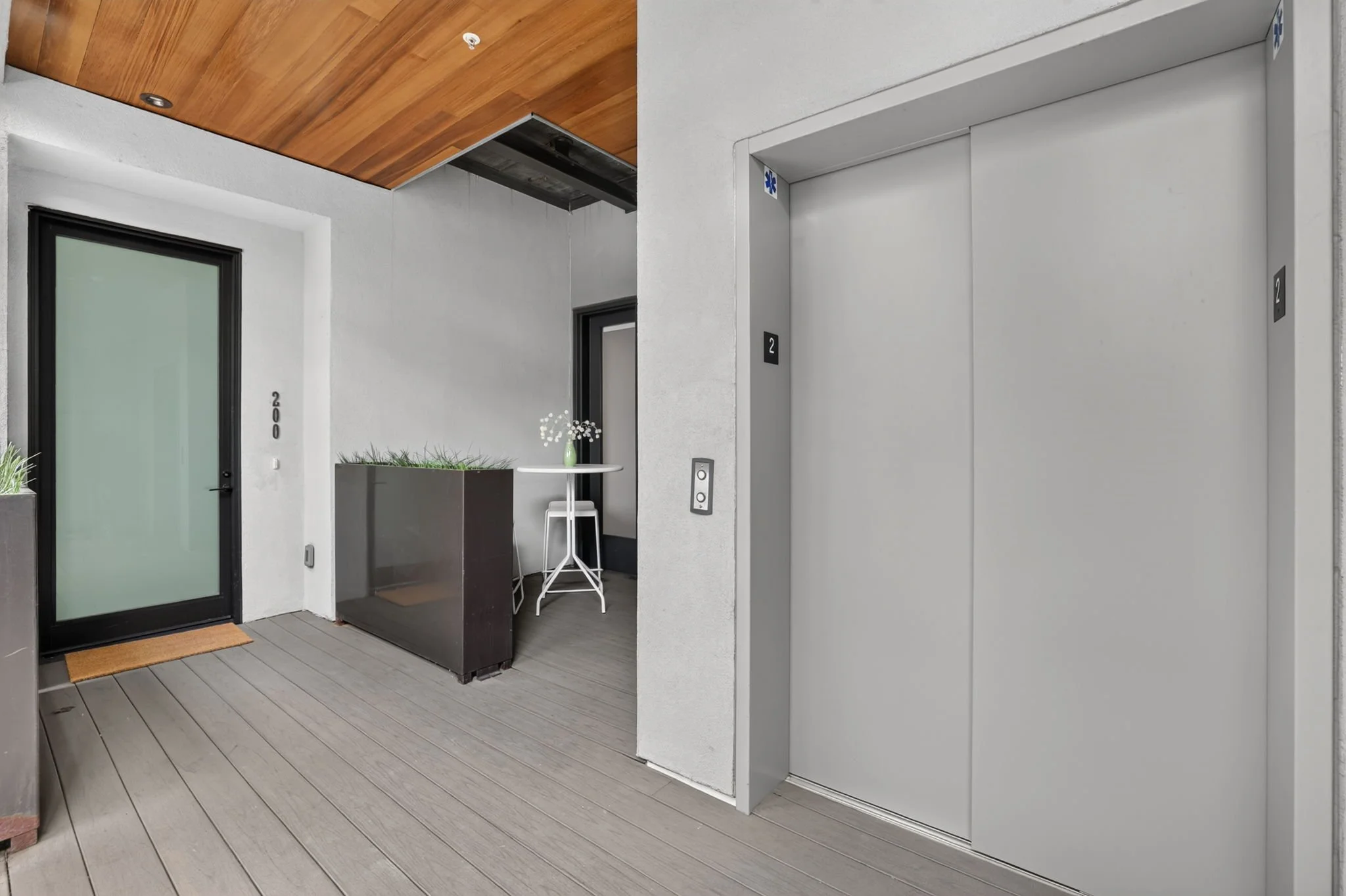 5-web-or-mls-1813 Capitol Ave.-5.jpg