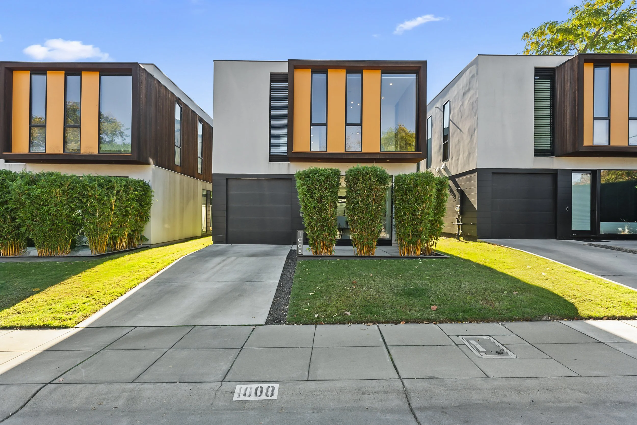 1008 Yale St Photos (8).JPG