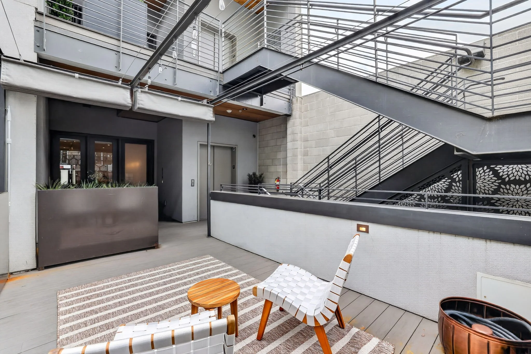 11-web-or-mls-1813 Capitol Ave.-11.jpg
