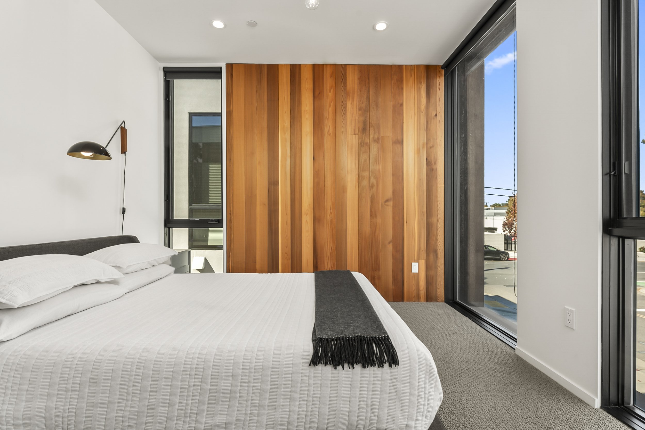 1008 Yale St Photos (56).JPG