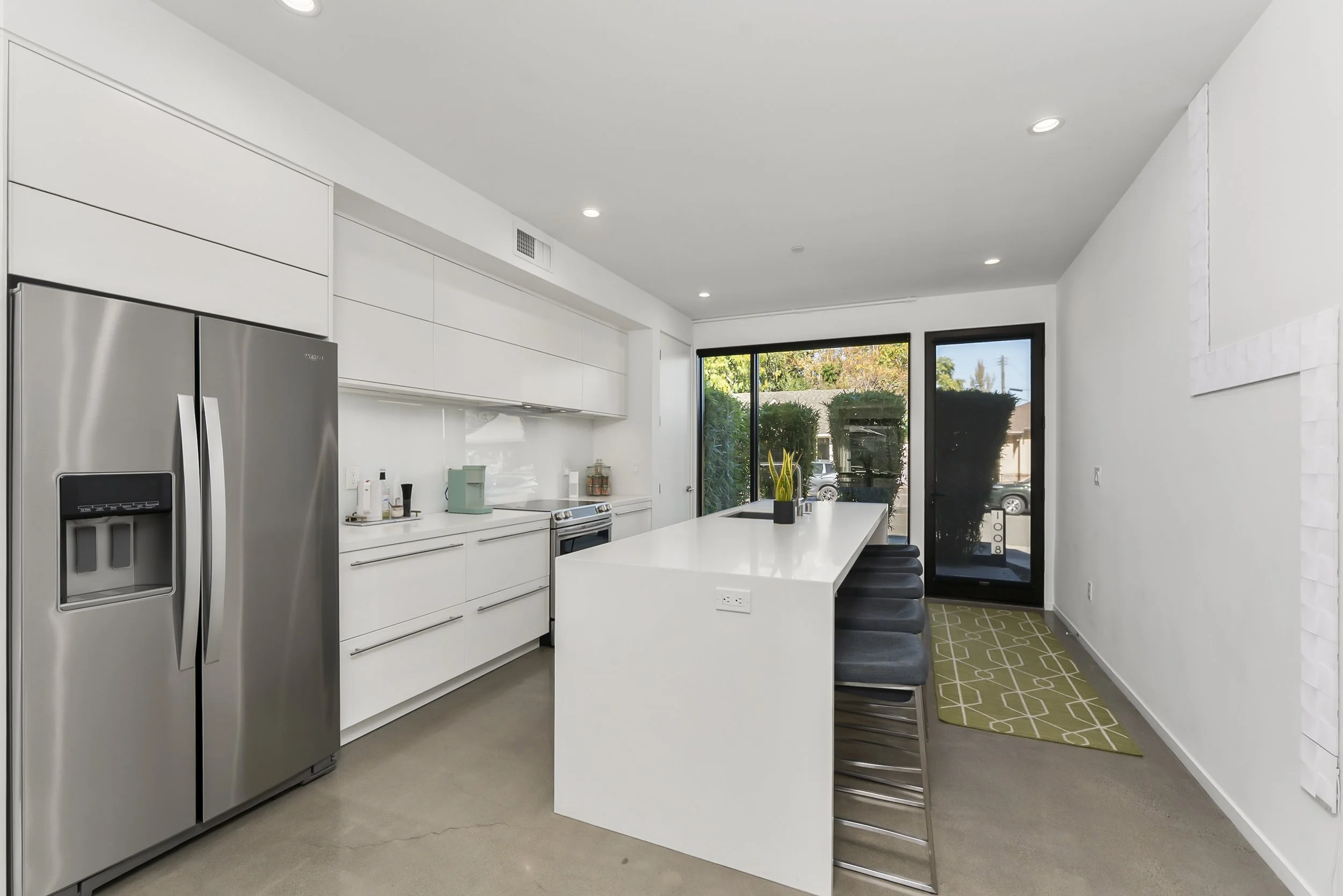 1008 Yale St Photos (20).JPG