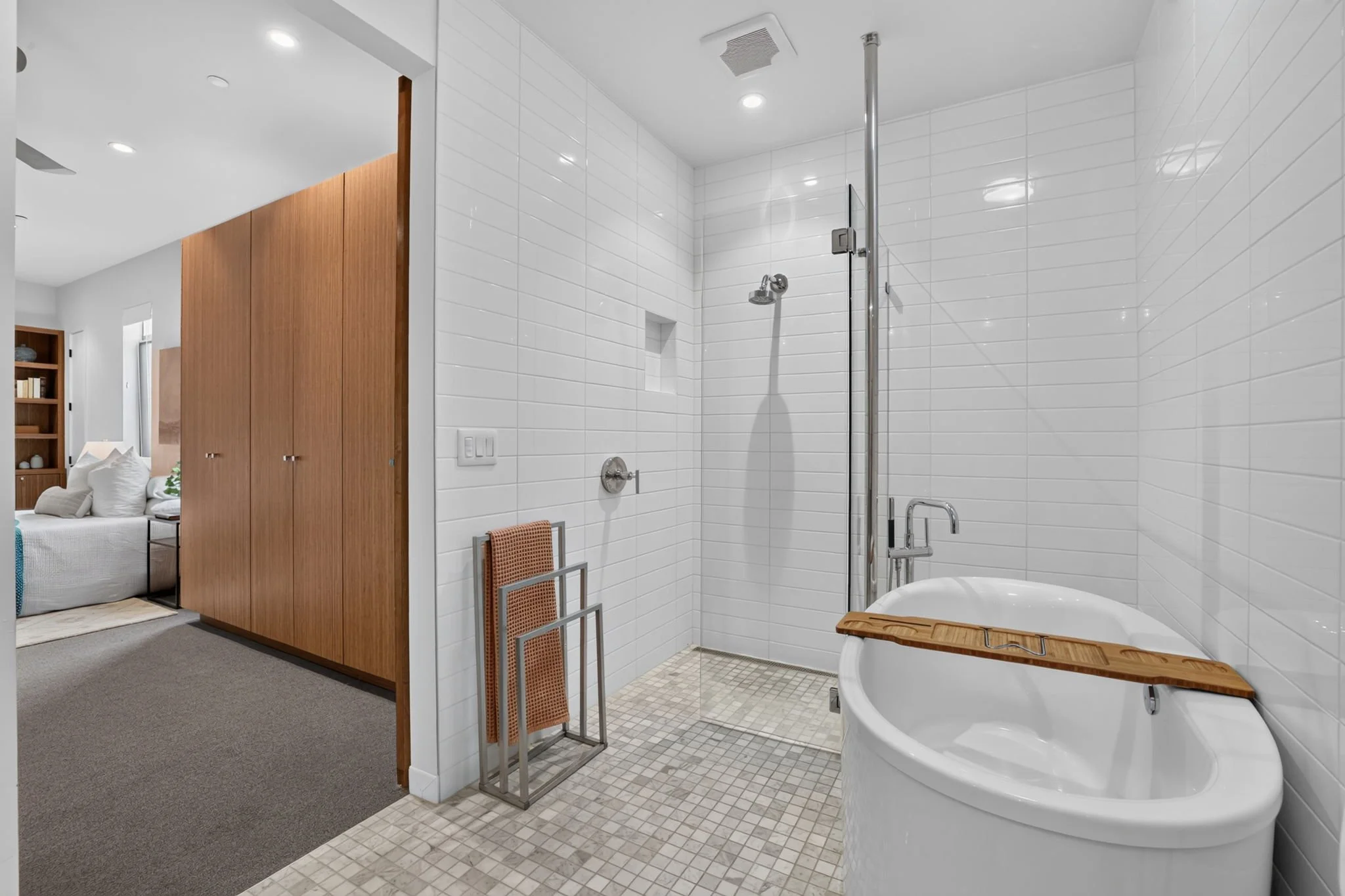 40-web-or-mls-1813 Capitol Ave.-40.jpg