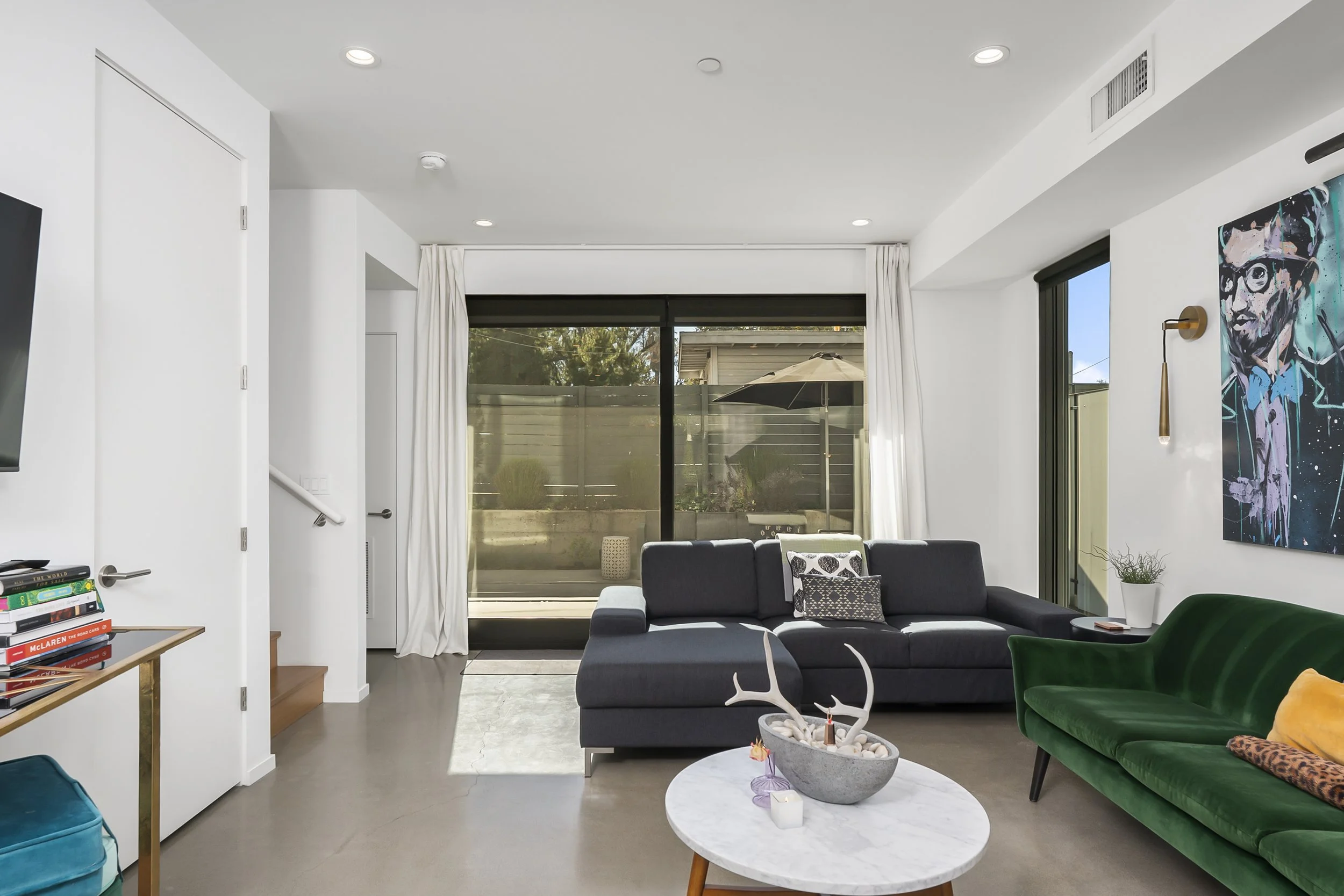 1008 Yale St Photos (30).JPG