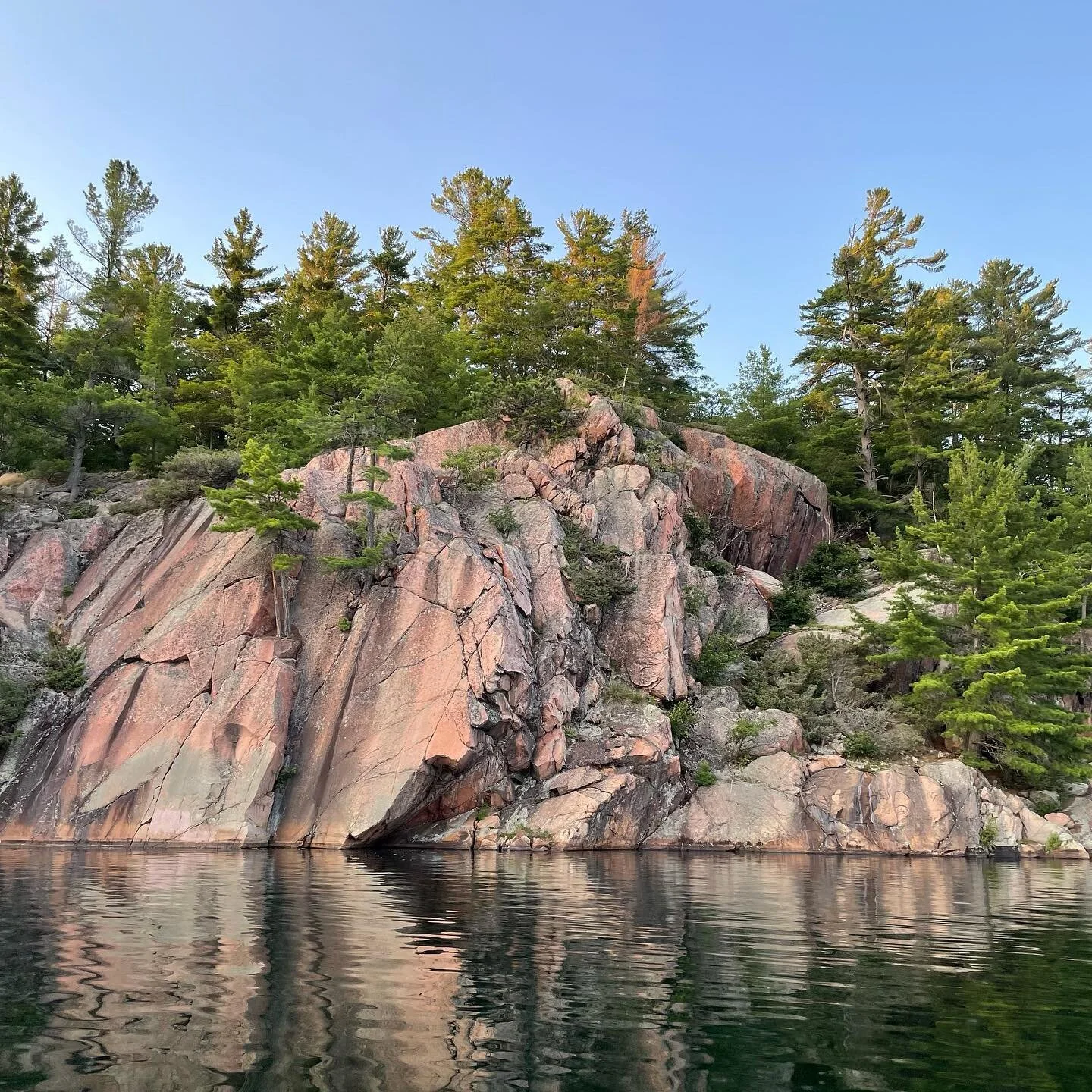 Absorbing every minute of this beautiful landscape. #killarneyprovincialpark one of my favourites. #camping #naturebath #landscapeinspiration #naturelover #killarney #lakekillarney #natureinspired