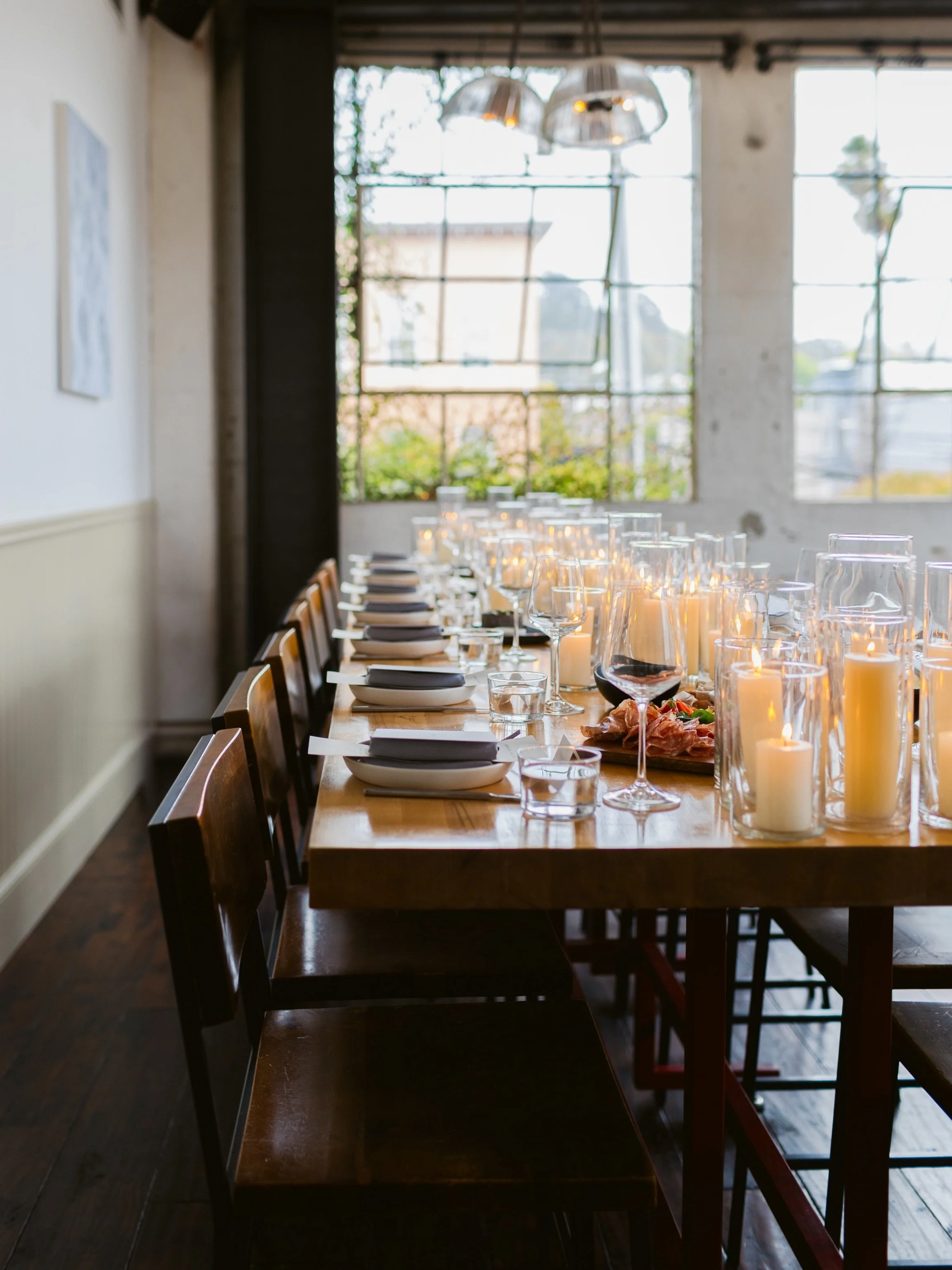 A handwritten note at every seat and the flickering glow of candles. Following their courthouse nuptials, Justin and Tyler gathered their loved ones for a laidback, but unforgettable evening at Penny Roma. The wine flowed freely, and no one wanted to