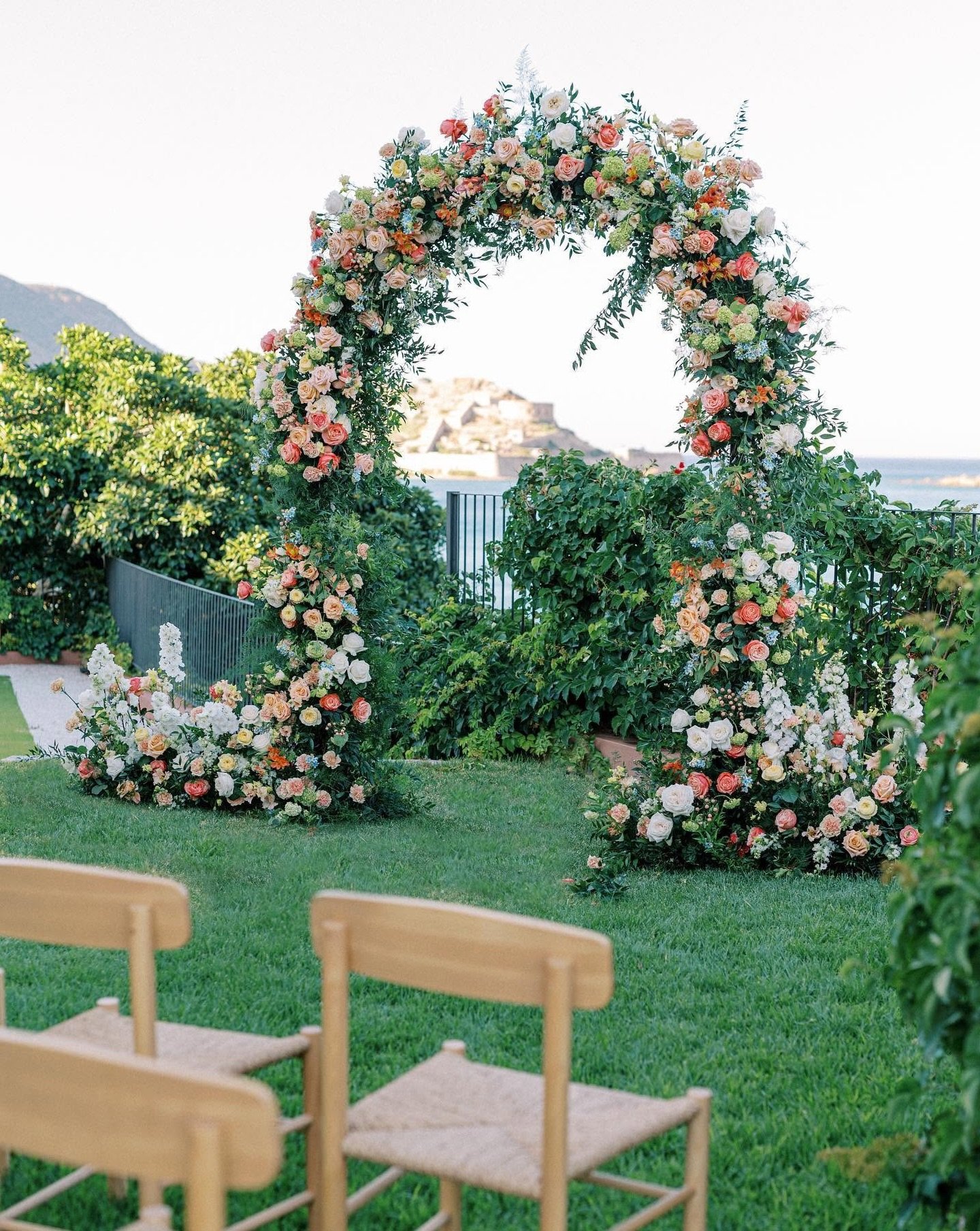 When Lauren and Todd decided to celebrate in Greece with an intimate guest list, every single choice became deeply intentional.

A smaller headcount allows you to reallocate your investment and your energy into hyper-curated details that create an un
