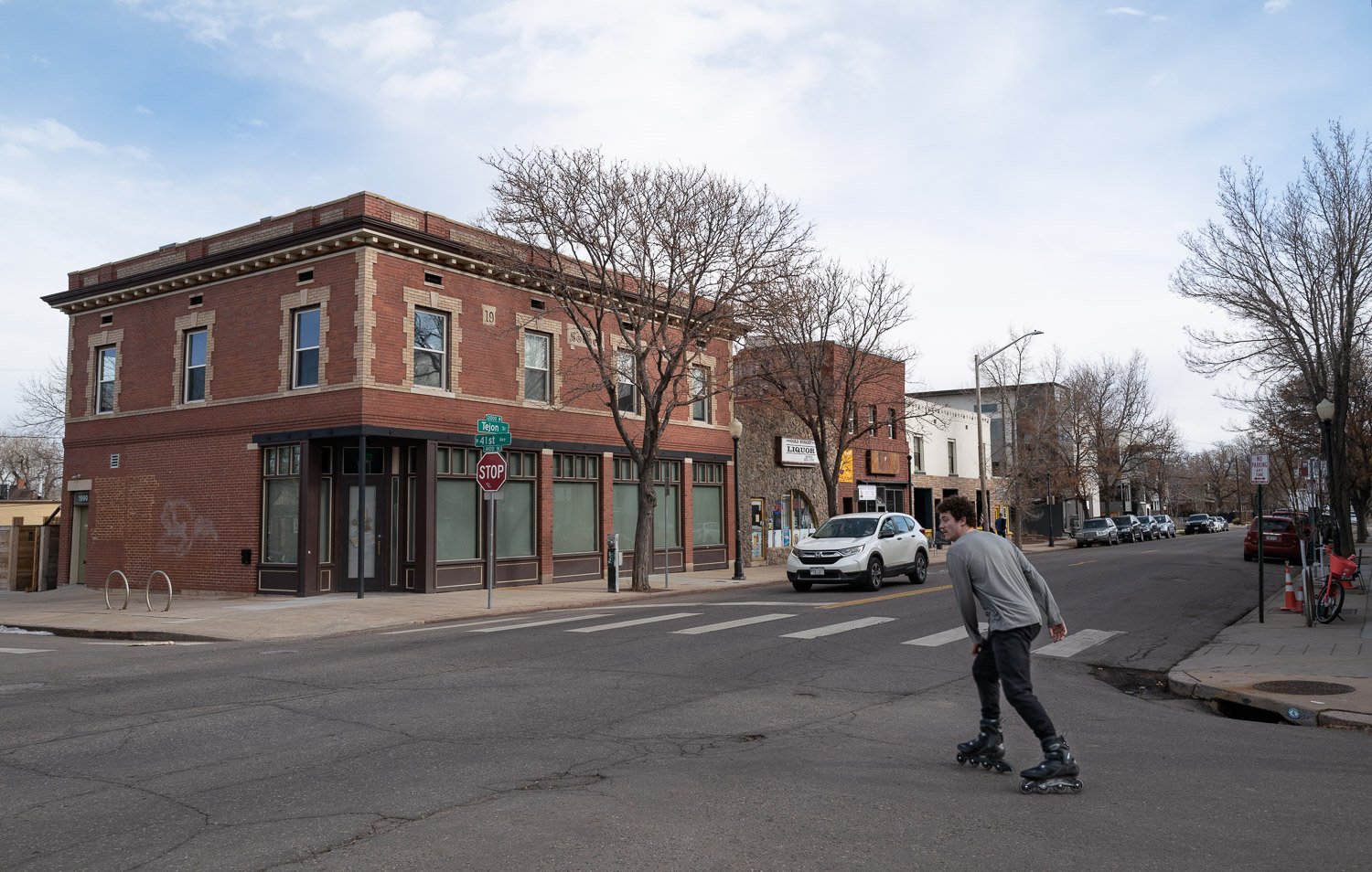 Tejon Rollerblader.jpg
