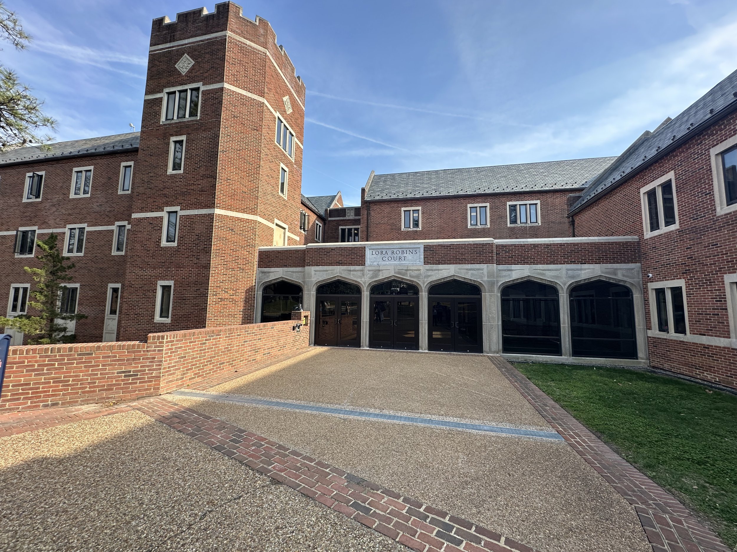 URichmond3-Lora Robins Court.jpeg