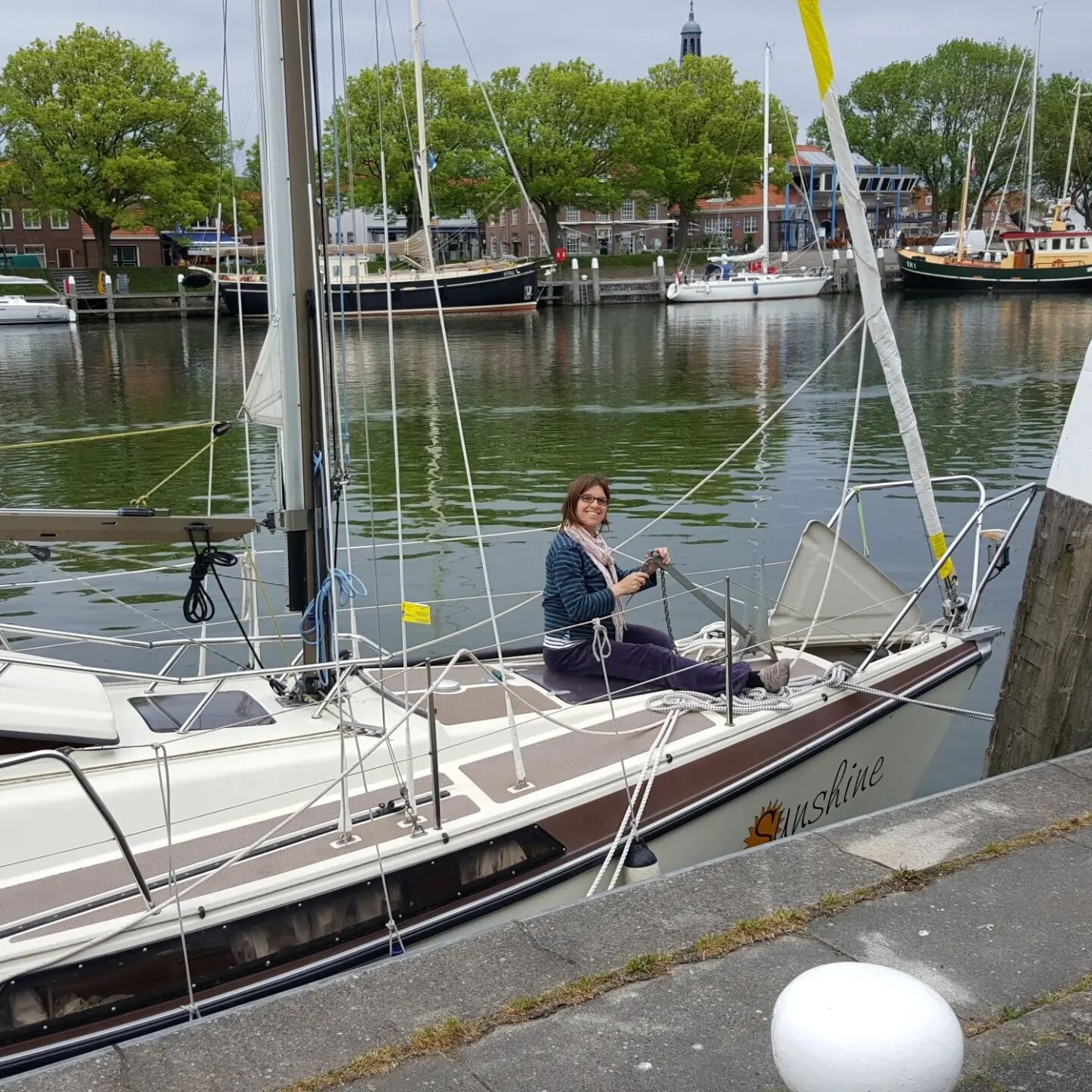 5 years ago:
Same Girl, Same harbor #buitenhavenenkhuizen 

Today:
Boat grew: from 24ft to 42ft
Girls grew
They can even do the boat Jobs in the Mast 💪
.
.
.
#prouddad #proudmom #enkhuizen #sailing #bavaria24 #contest42 #boatkids