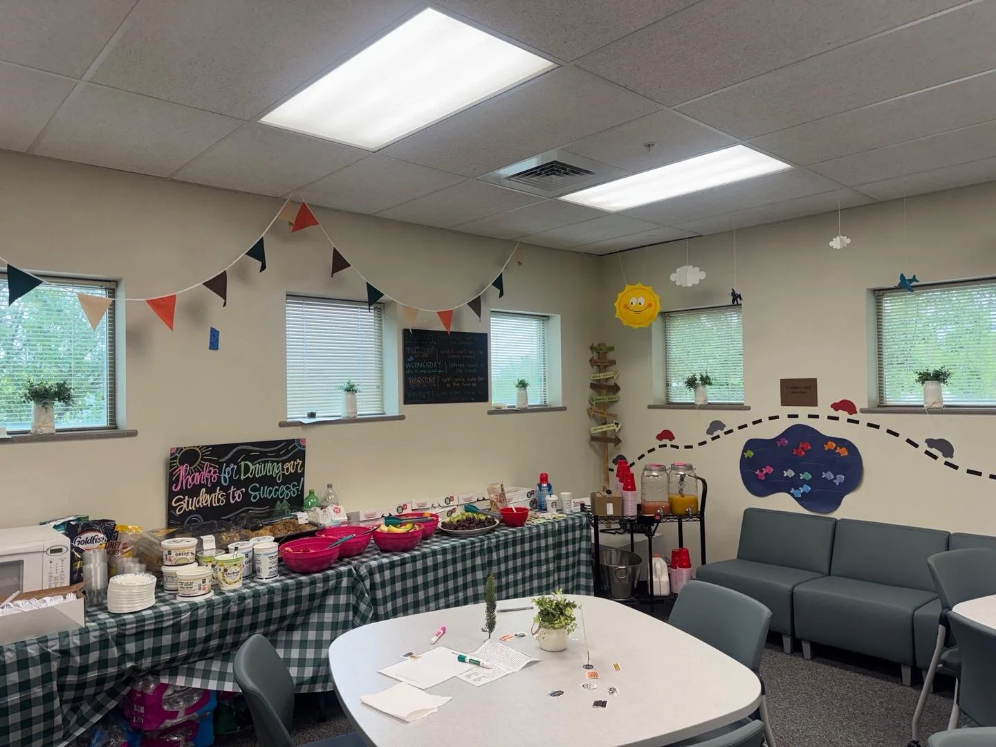 🚘 ✈️ 🧳 

We had such an amazing week, last week celebrating our teachers and staff! 

Thank you for all you do for our students! We appreciate all you do! 

🦊❤️

And of course a special thank you to all of our volunteers and those who helped make 