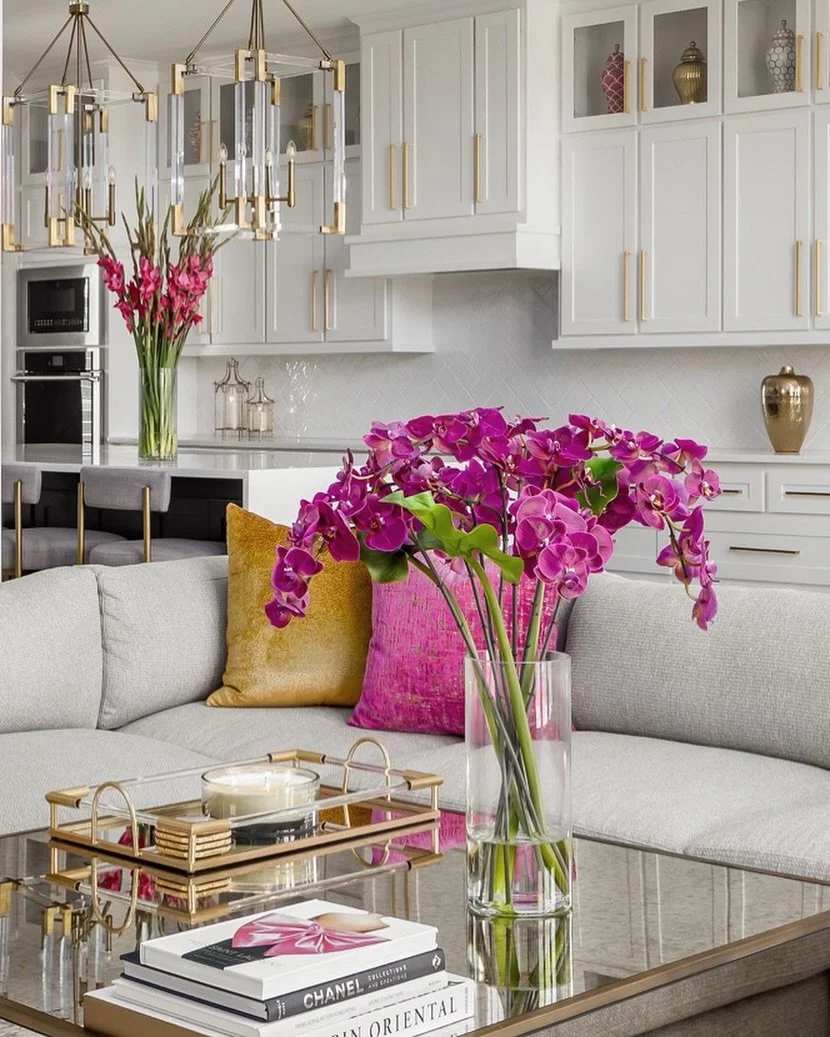 For me&hellip; there&rsquo;s nothing like waking up early, coffee in hand, walking through a clean, quiet home that smells like fresh lemon cleaner &amp; accomplishments! 🤪☕️✨

Except&hellip; This is not my home. 🤣
It&rsquo;s my client&rsquo;s.
But