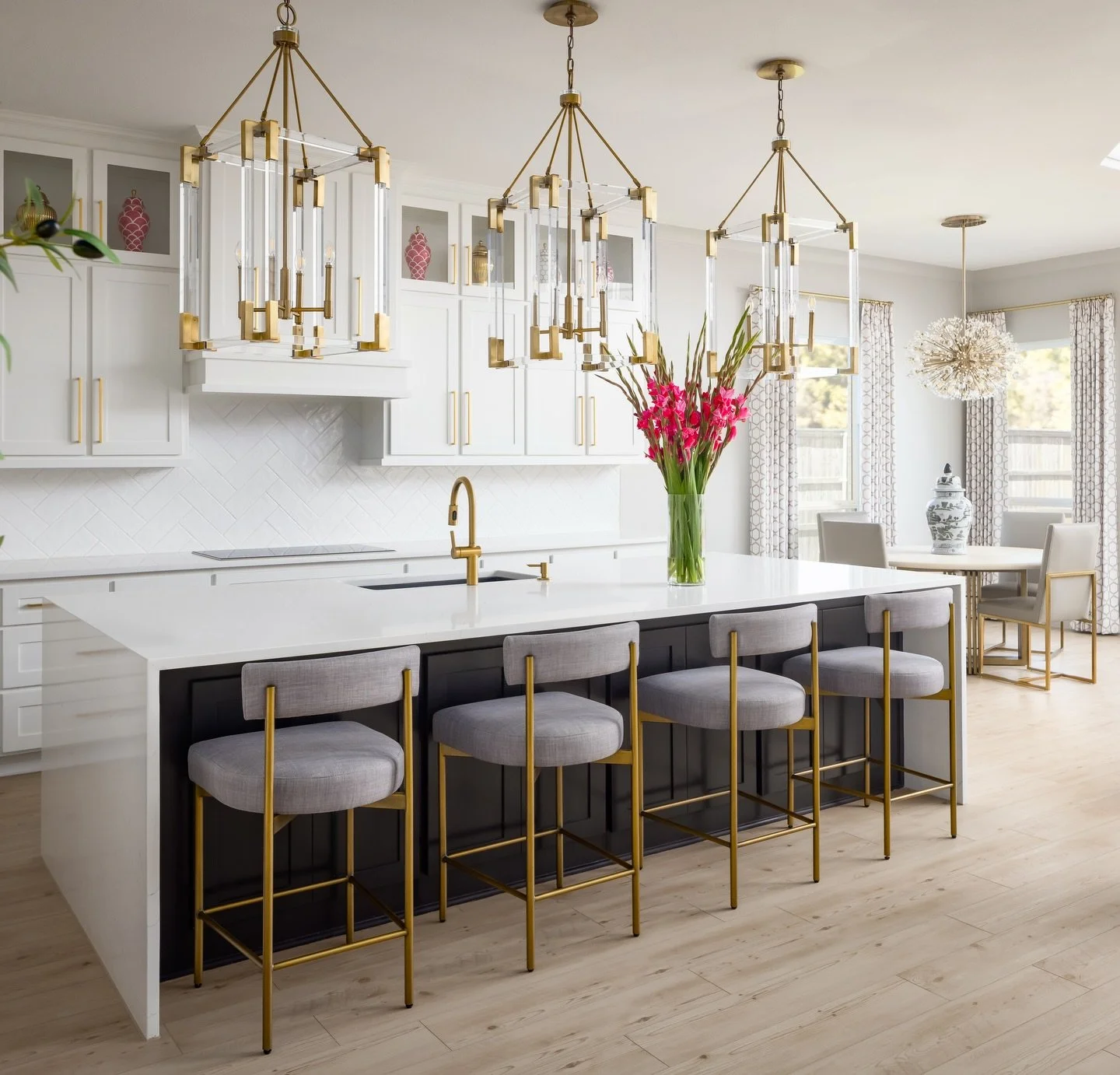 See where it started ➡️ 
Where it&rsquo;s going ⬅️

And then&hellip; ⬅️⬅️
The possibilities are endless, and they&rsquo;re always within reach.💗✨
Especially at the Holidays- where warmth gathers, memories are made and the kitchen becomes the heart o