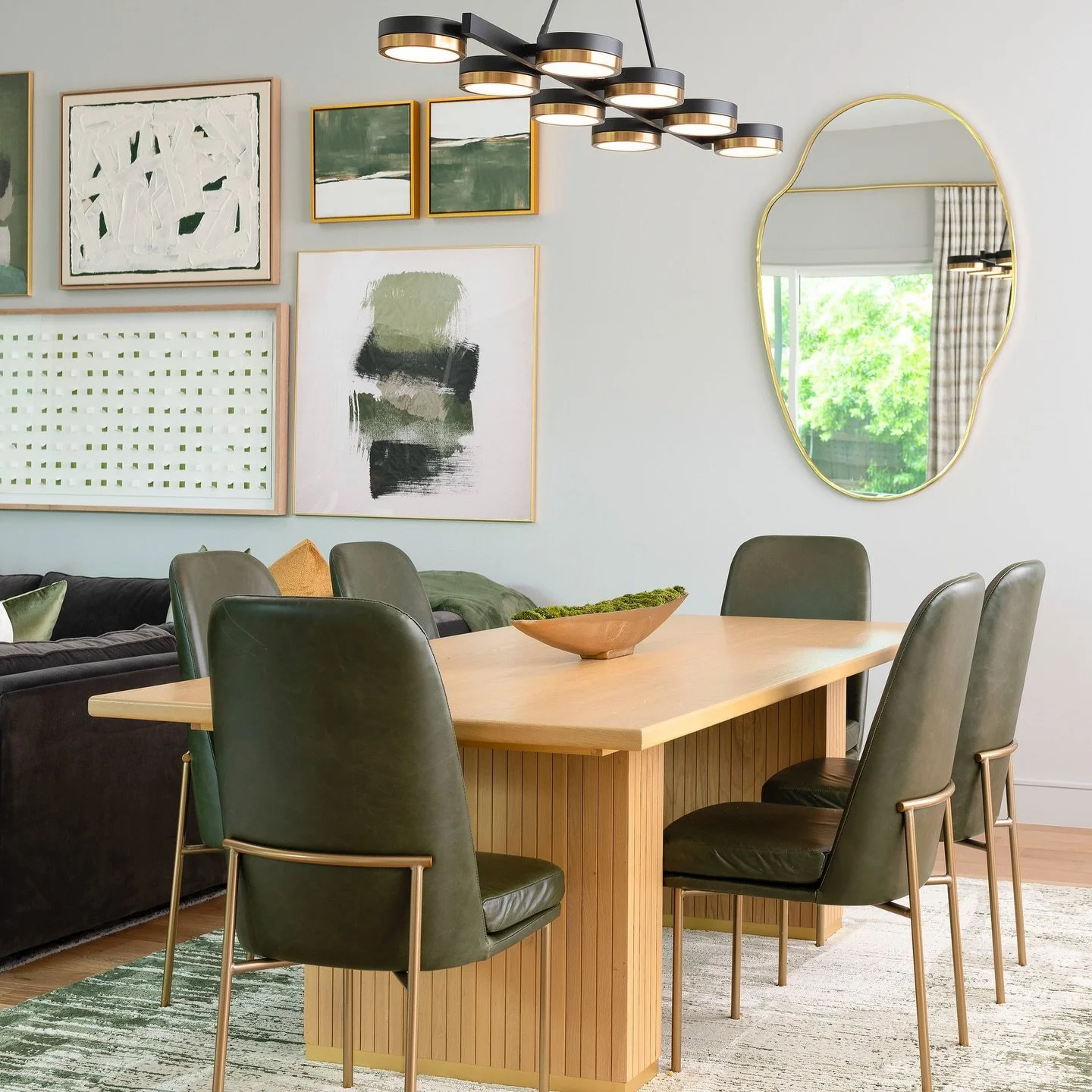 Your seat at the table isn&rsquo;t given. It&rsquo;s claimed! 
Not loudly&hellip;but undeniably!
Through consistency, credibility, and confidence in your craft! 

#letsgetit 💪🏼