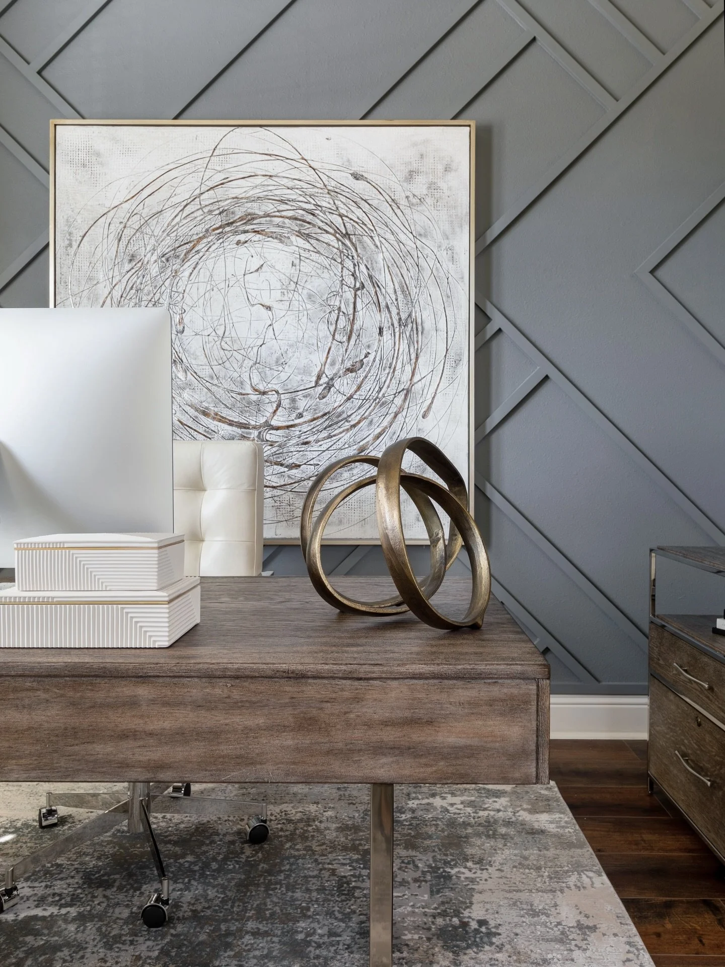 Are we all still hanging in there? 🥶

Some of us are STILL staying indoors &amp; working from home! 

But whether you&rsquo;re still working from home or craving a better setup, your home office should inspire productivity &amp; joy! Right? 

We are