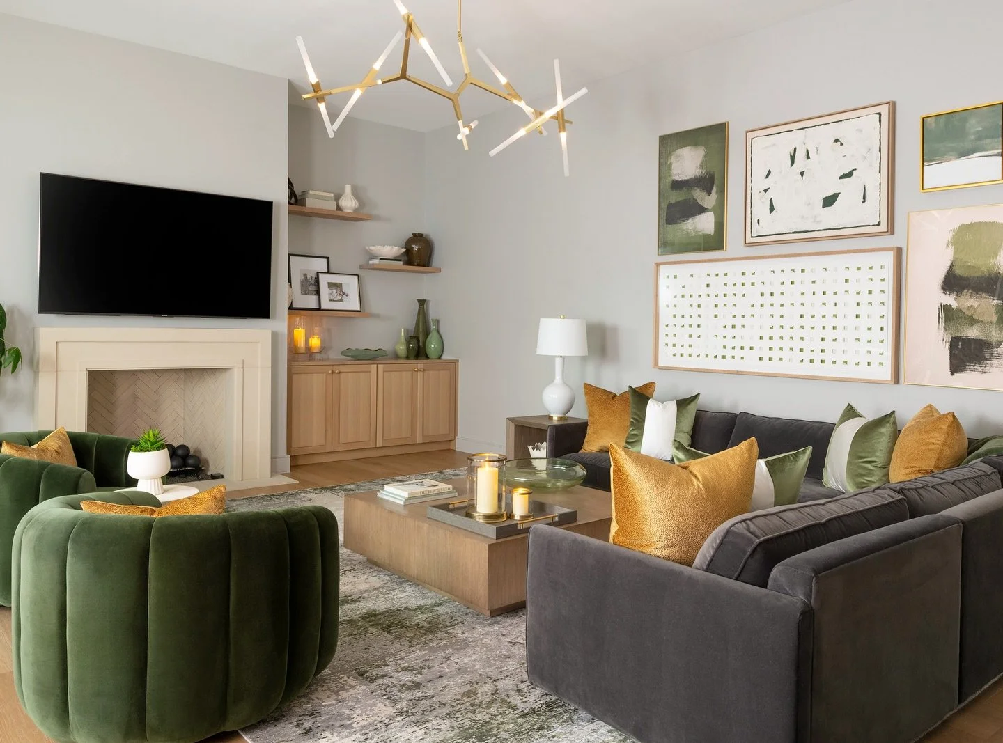 Happy March! 💚
A New week, a New month and a brand New day to be grateful! 🙏🏼 Let&rsquo;s get it!