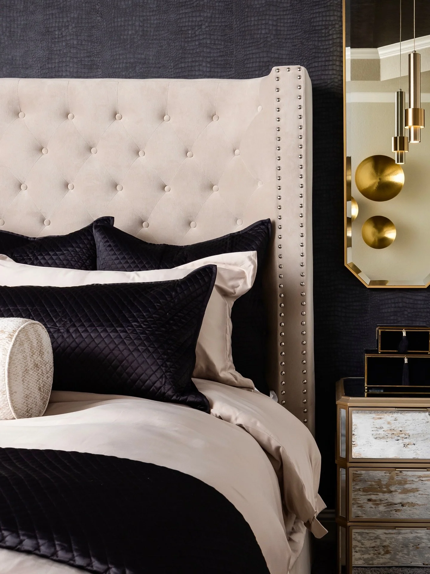 Sundays were made for this! 
🖤✨
Lounging in bed, binging movies, wrapped in layers so good you never want to leave.  This is what happens when your bedroom feels like a five-star hotel, but it&rsquo;s all yours! 

Every detail was intentional, from 