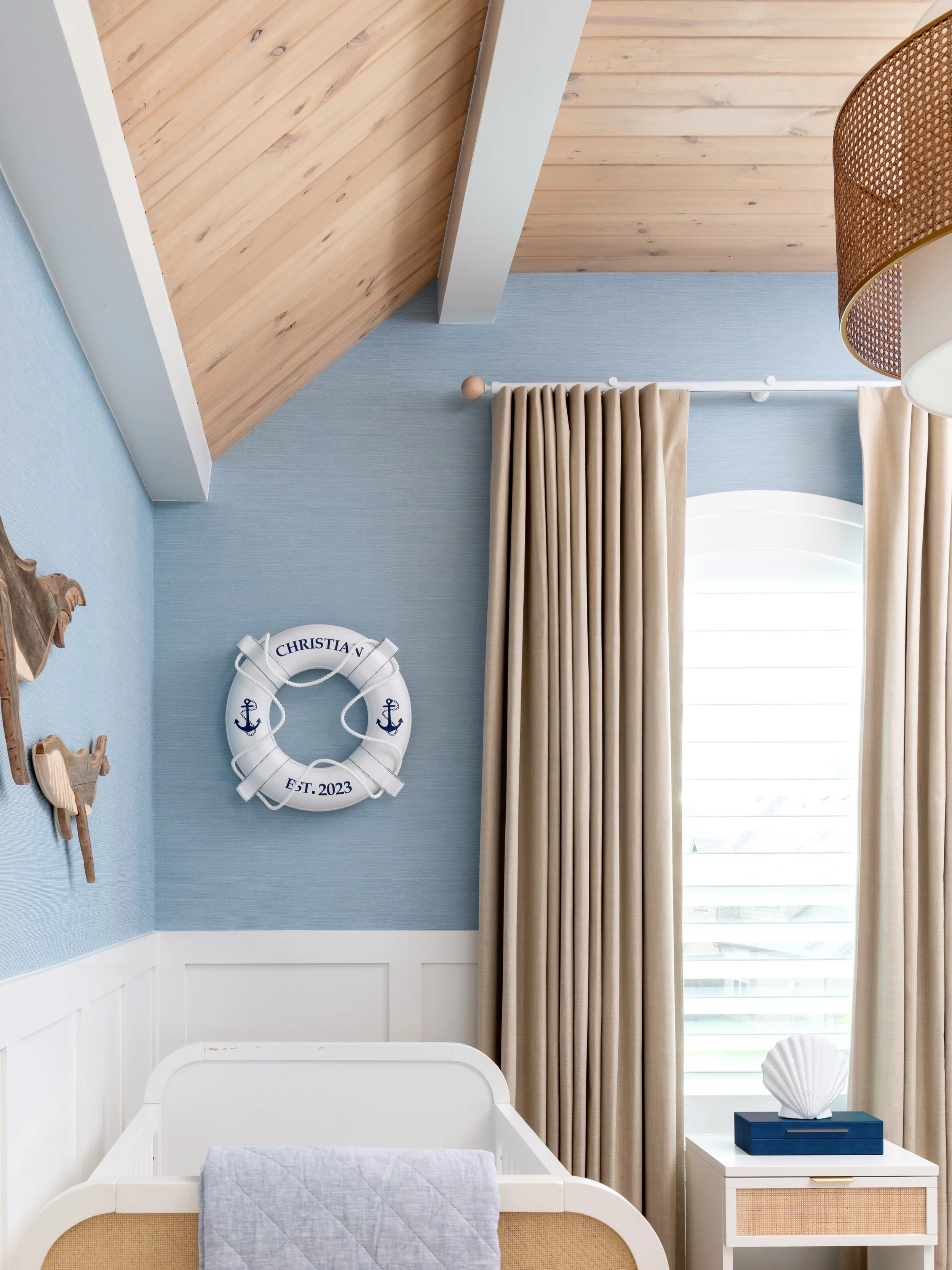 Sundays are for slowing down, soaking in the quiet &amp; enjoying the little moments&hellip; and for some reason, that&rsquo;s exactly what baby Christian&rsquo;s nursery reminds us of. 💙⚓️🐋

This playful nautical-inspired nursery features soft blu