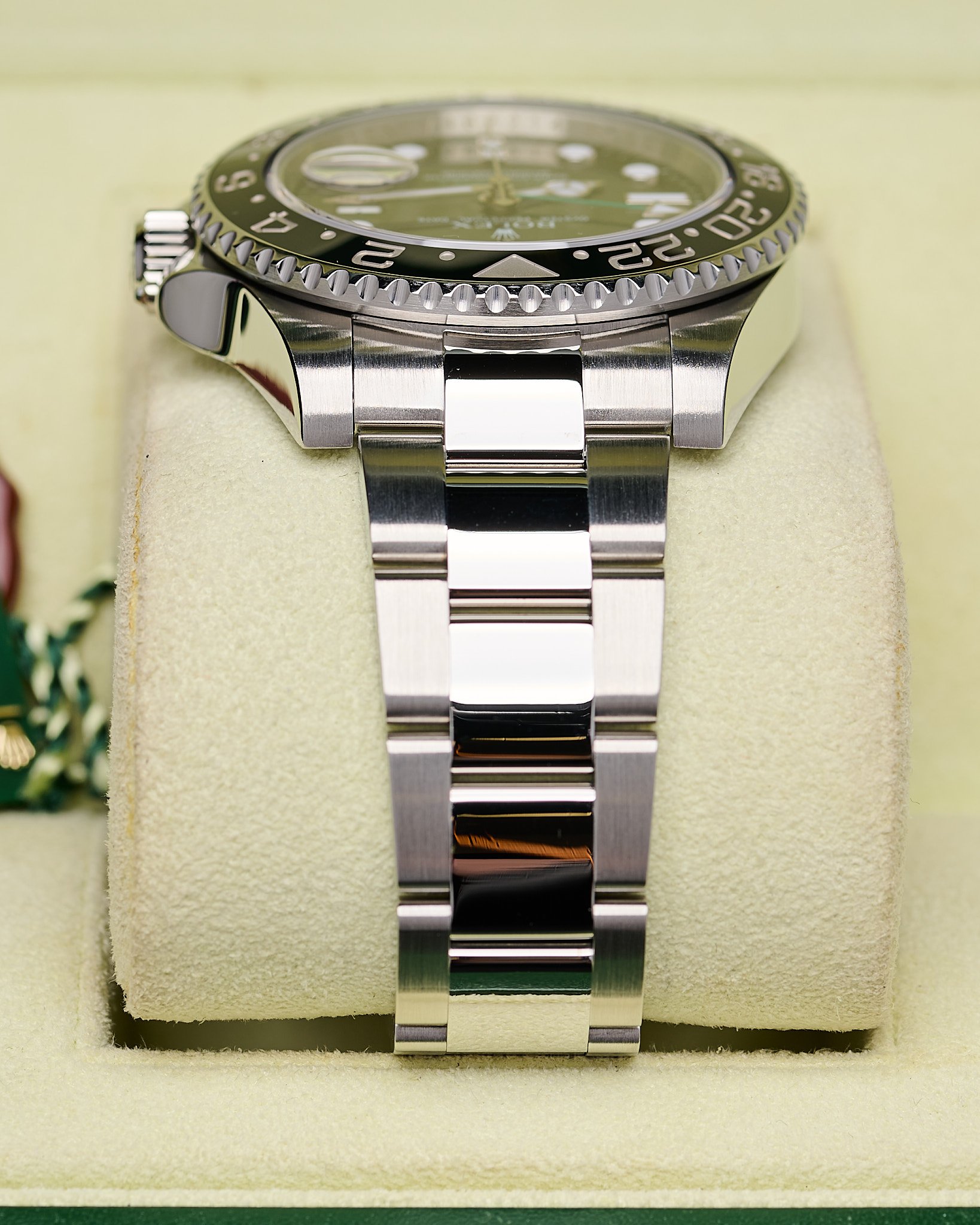 Rolex GMTii 116710 LN 2009_03.jpg