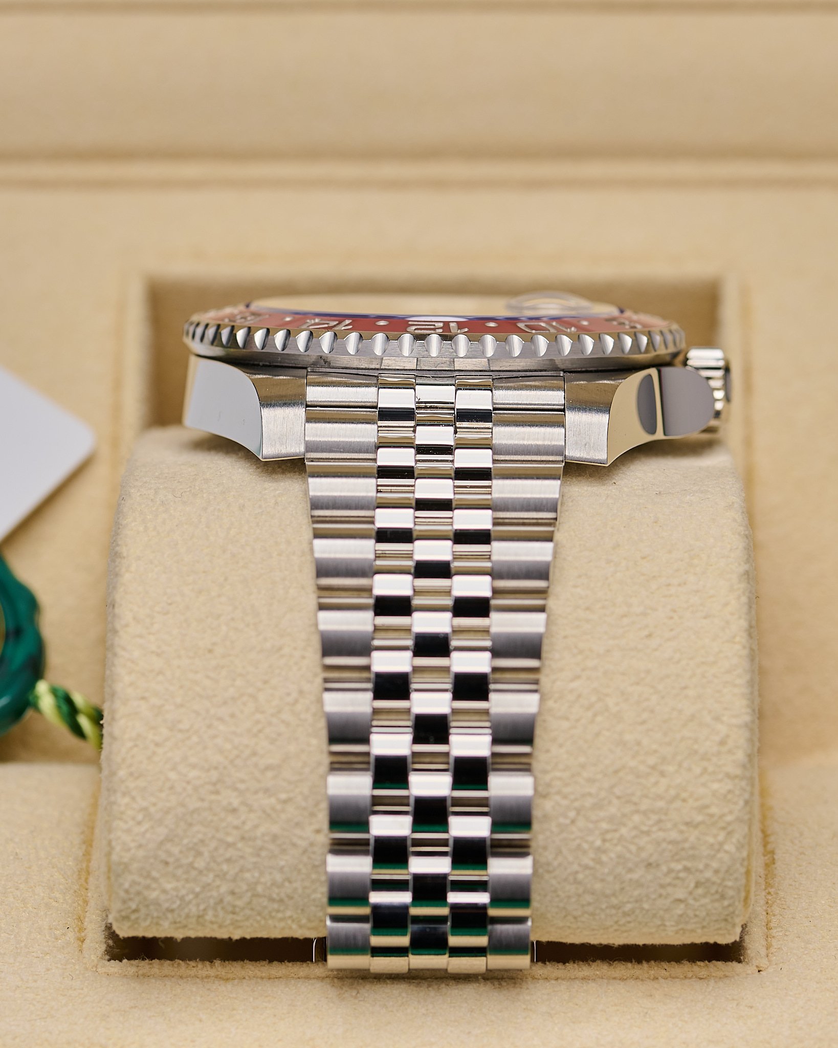 Rolex GMT ii 126710Blro pepsi jubilee_02.jpg
