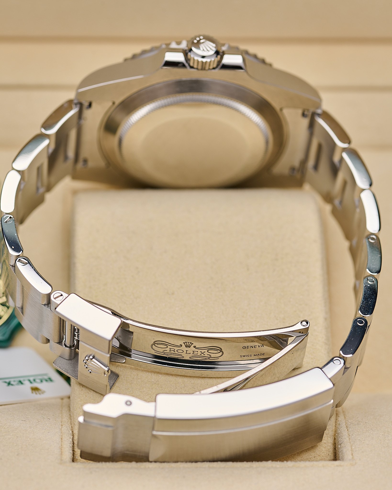 Rolex submariner 116610LV Hulk 2019 Unworn_07.jpg
