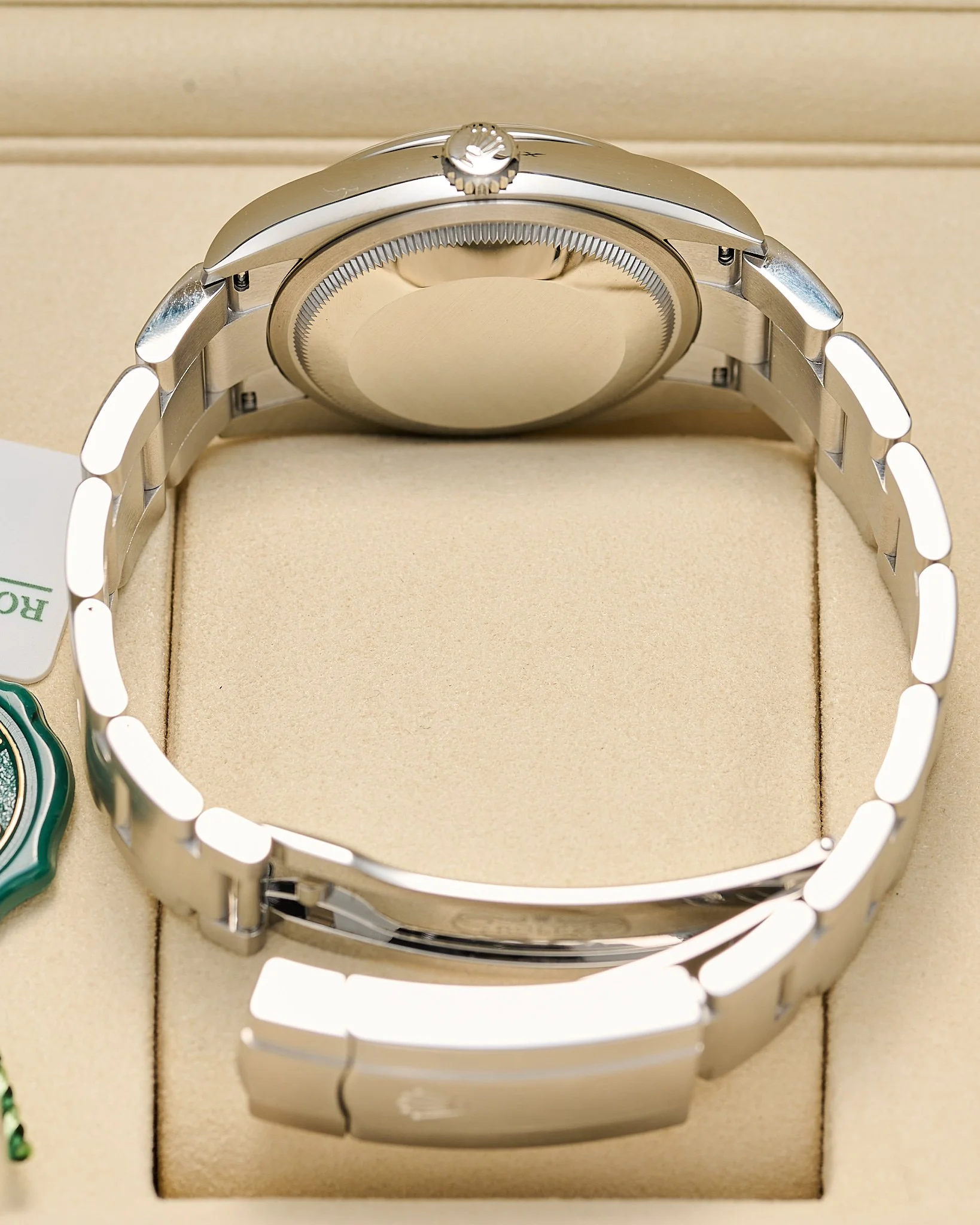 Rolex Oyster perpetual 126000 lavender 2025_07.jpg