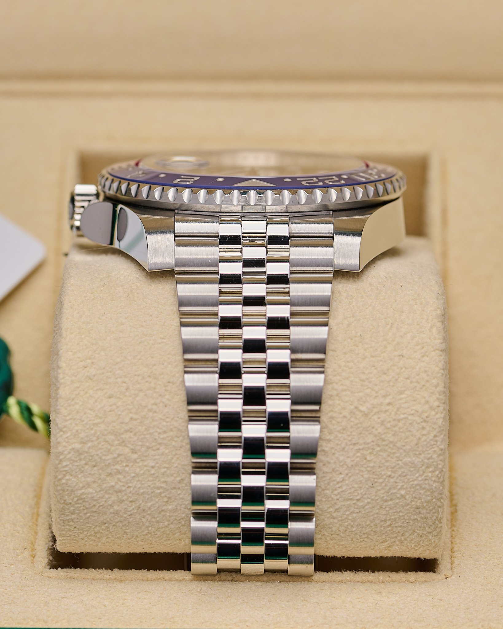Rolex GMT ii 126710Blro pepsi jubilee_03.jpg