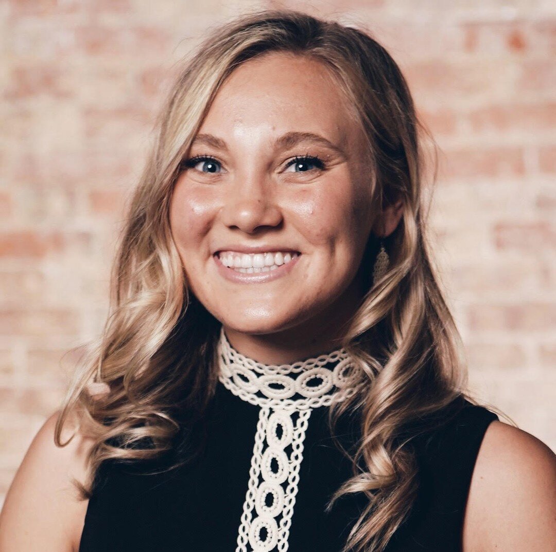 Meet Anna!
Anna is a dental hygienist at Randolph Dental and a graduate of Carl Sandburg College. Anna is currently furthering her education and seeing where it takes her. Anna has enjoyed helping others, especially in her career, and wants to provid