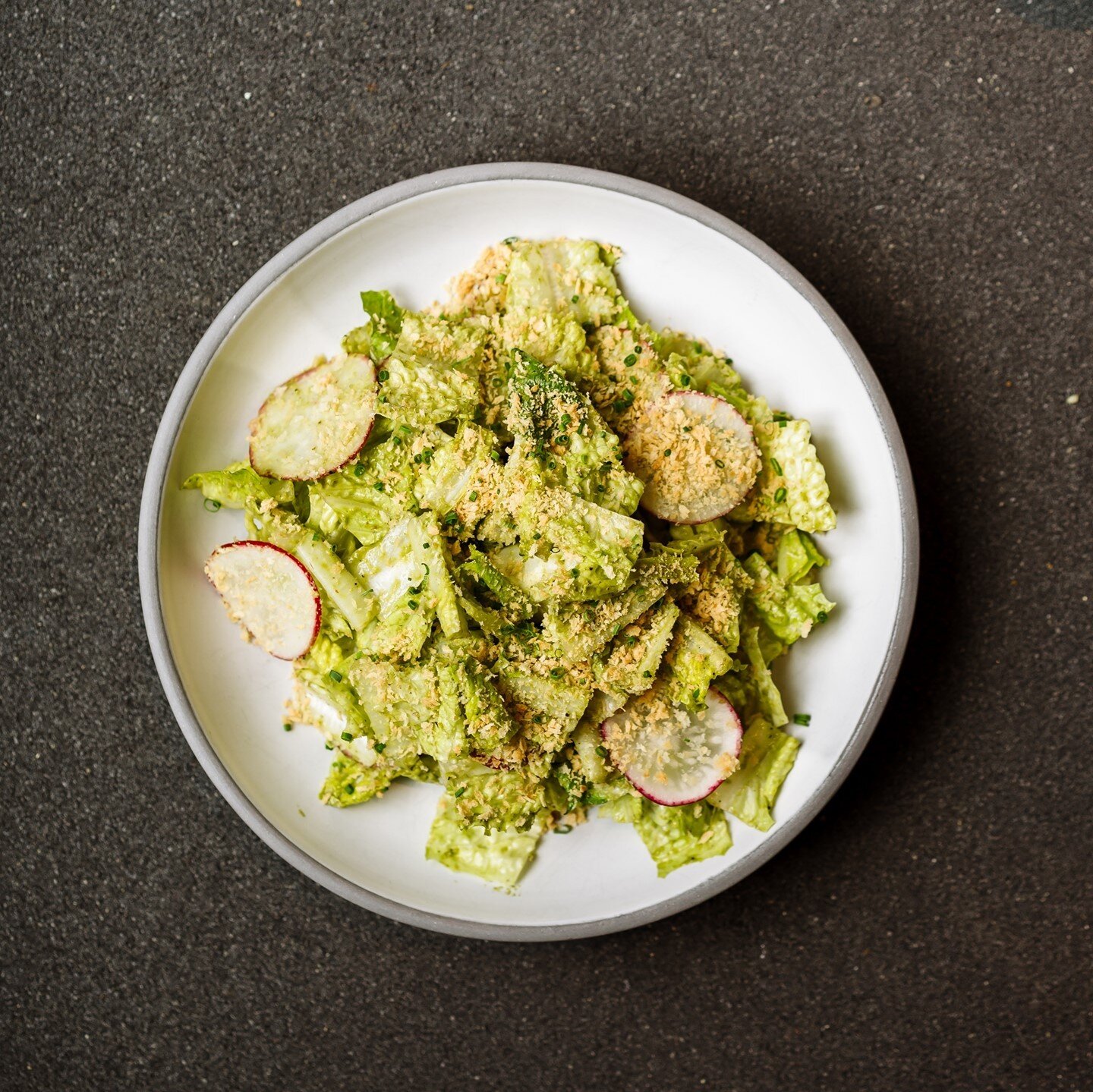 We've got the crunch covered. Romaine, toasted bread crumbs, chives, creamy poblano dressing⁠...what dreams are made of. ⁠Prepare yourself.... Coming 7/29.⁠
⁠
⁠
⁠
#salad #greens #tasty #delicious #pdxdining #downtownpdx #pdxrestaurants #pdxfoodie #be