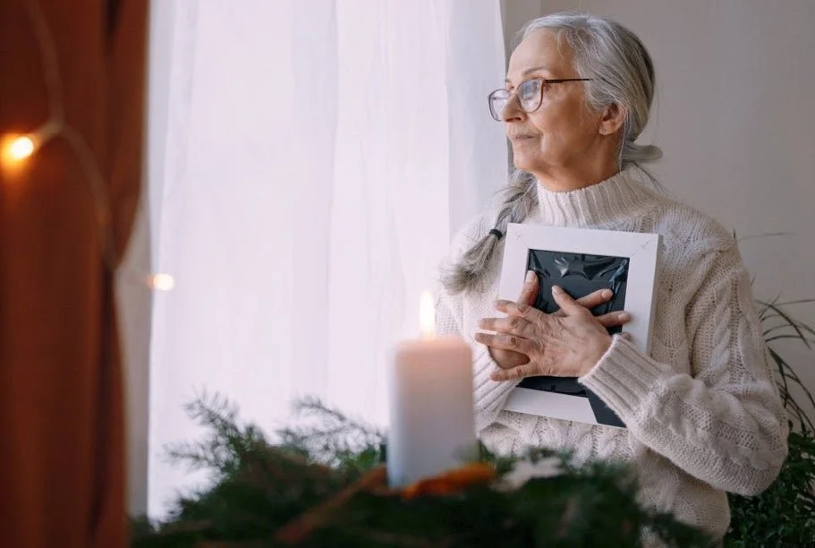 Navigating the Empty Chair: A Compassionate Guide to Coping with Grief and Loss During the Holidays