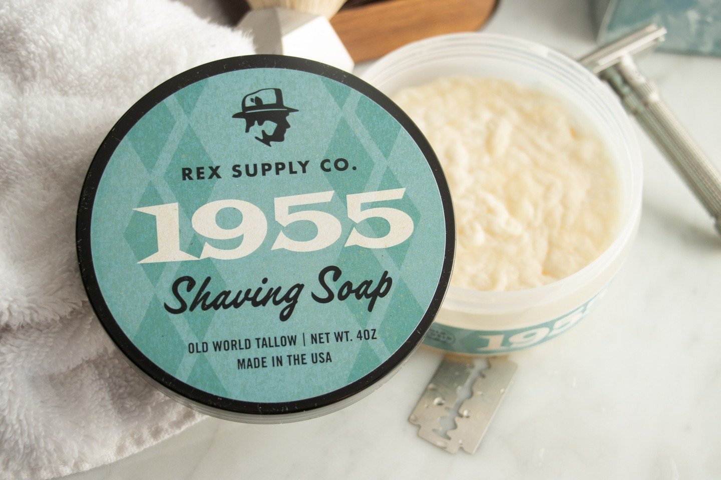 1955, the first offering from Rex Supply co. is a subtle, confident scent. Inspired by the most popular colognes from the 1950&rsquo;s, with floral notes of Hyacinth &amp; Gardenia woodsy notes of Vetiver &amp; Sandalwood. Nothing exotic about this c