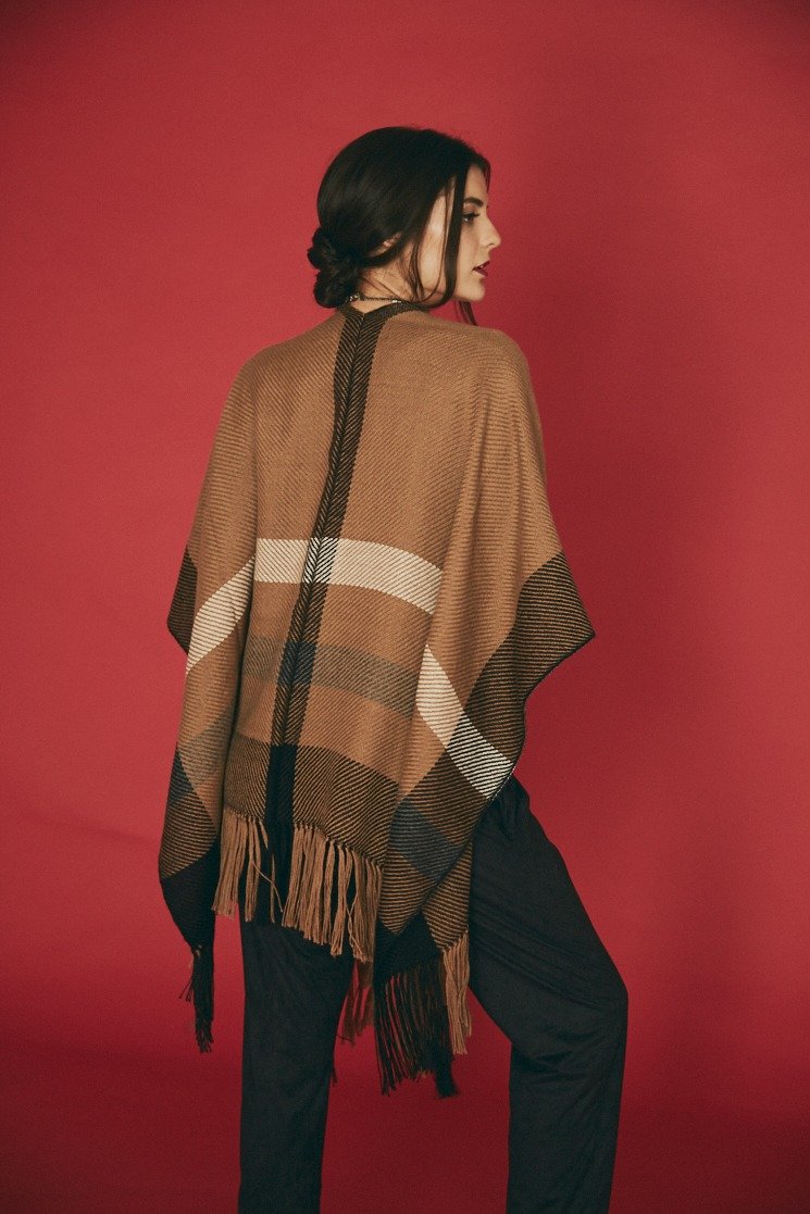 LAURE CAMEL-NEGRO ESPALDA.jpeg