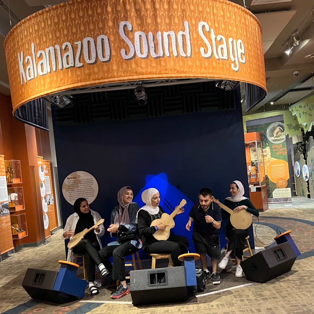 We loved digging deeper into Kalamazoo with our U.S.-Jordan Leadership Exchange Program (UJLEP) cohort on Friday when the group learned more about the city at both Discover Kalamazoo and the Kalamazoo Valley Museum; met with Kalamazoo Mayor David And