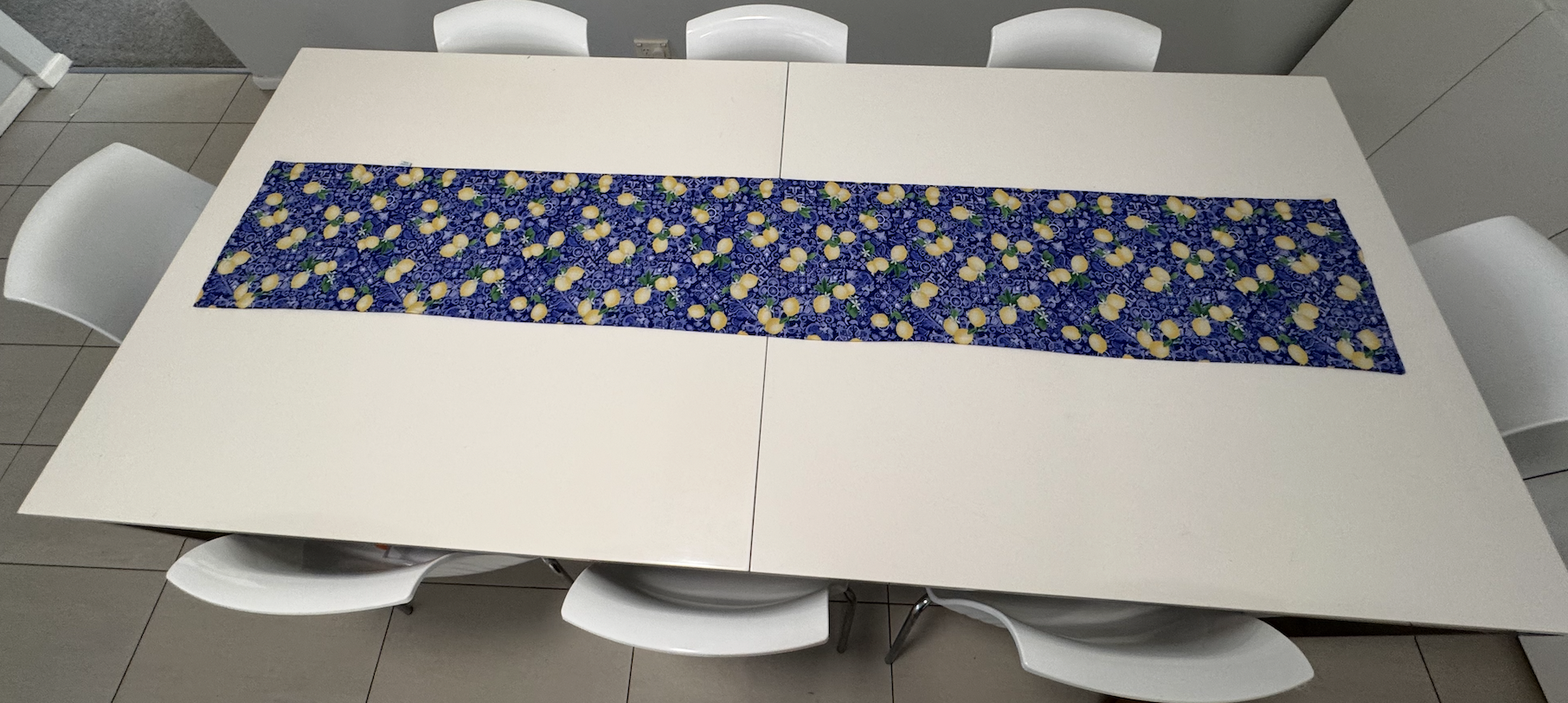 Table runner - Lemon Grove Paisley