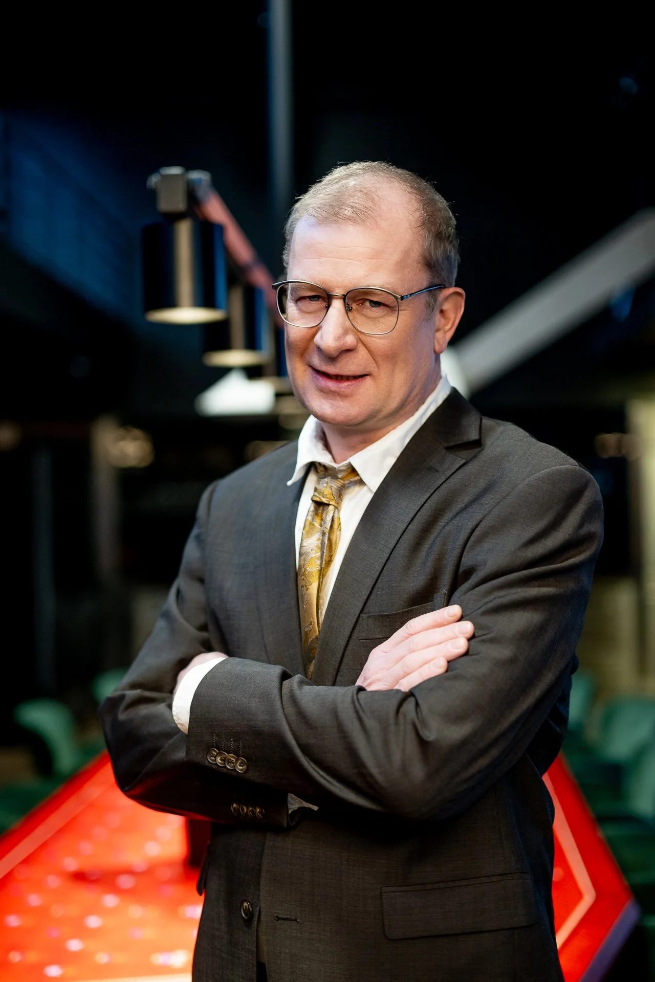 KSZ_Martin Pechlát jako roztržitý akademik Čenda (foto Bontonfilm)1.jpg