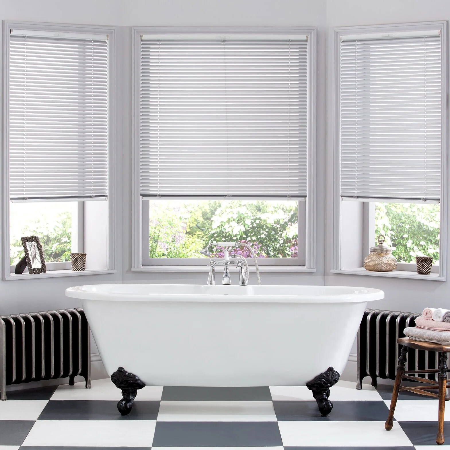 Venetian blinds   We offer the best Venetian Blinds available in the UK today and a fantastic range of slat colours and styles. 
 
    
  
   
    View Venetians
   
   
    #block-yui_3_17_2_1_1628582537532_501434
