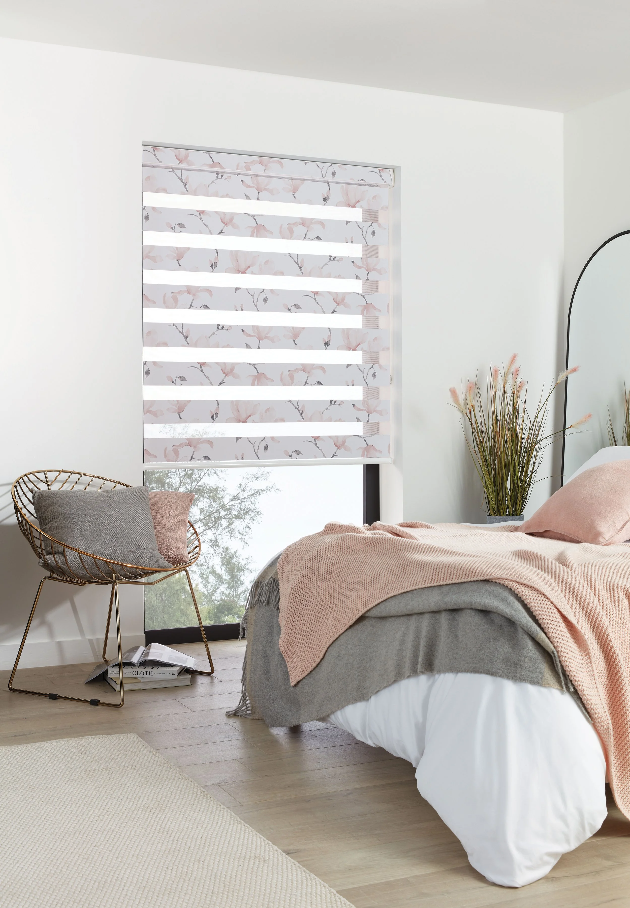 LL_2023_Vision_Floreale_Rosa_Liv_Main_Mail.jpg