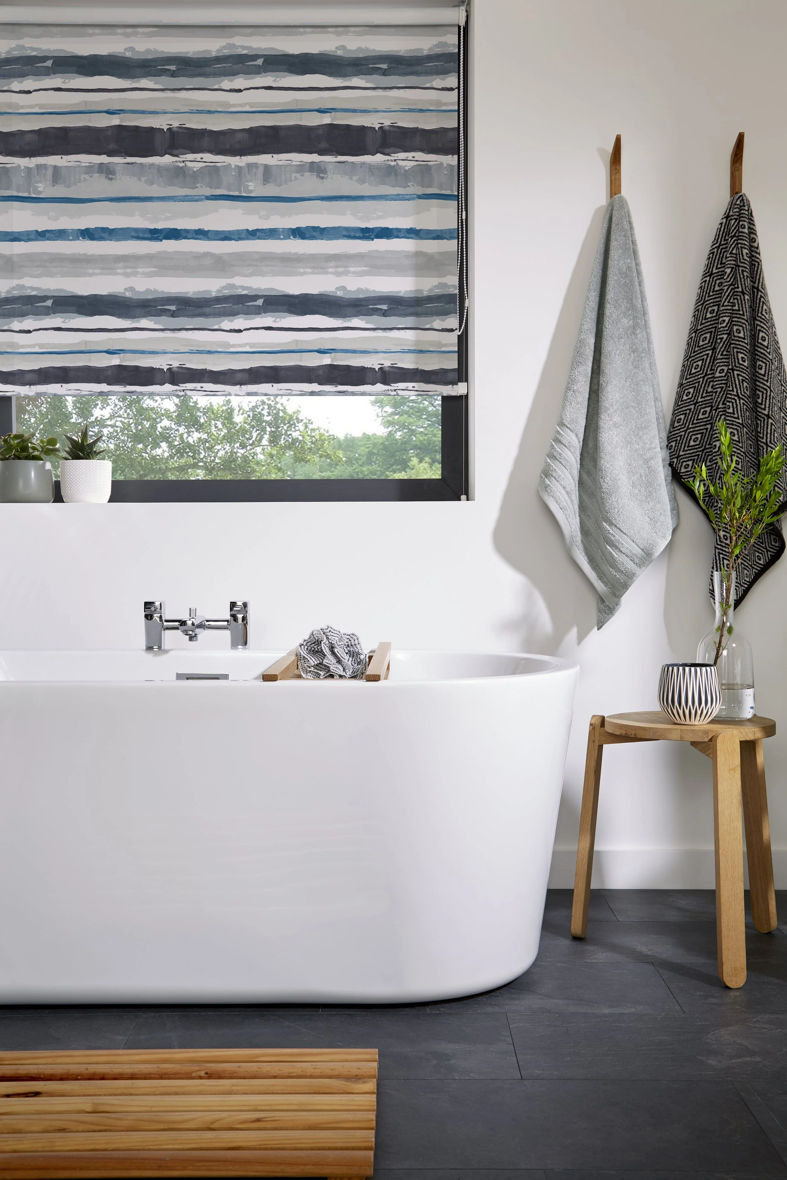 LL_2022_Roller_Como_Lago_Guide-Wire_Bath_Mid.jpg