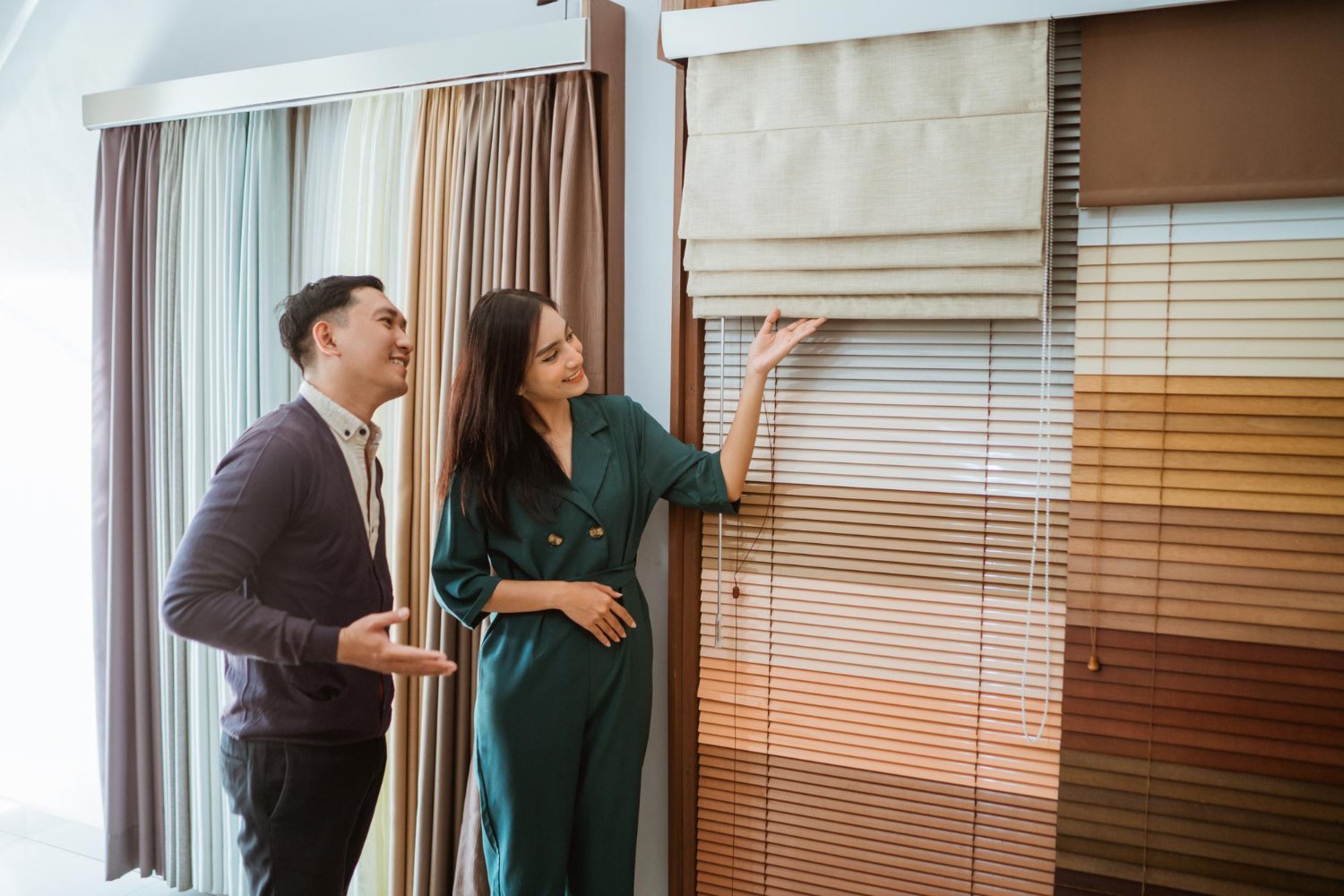 How to Match Curtains and Blinds