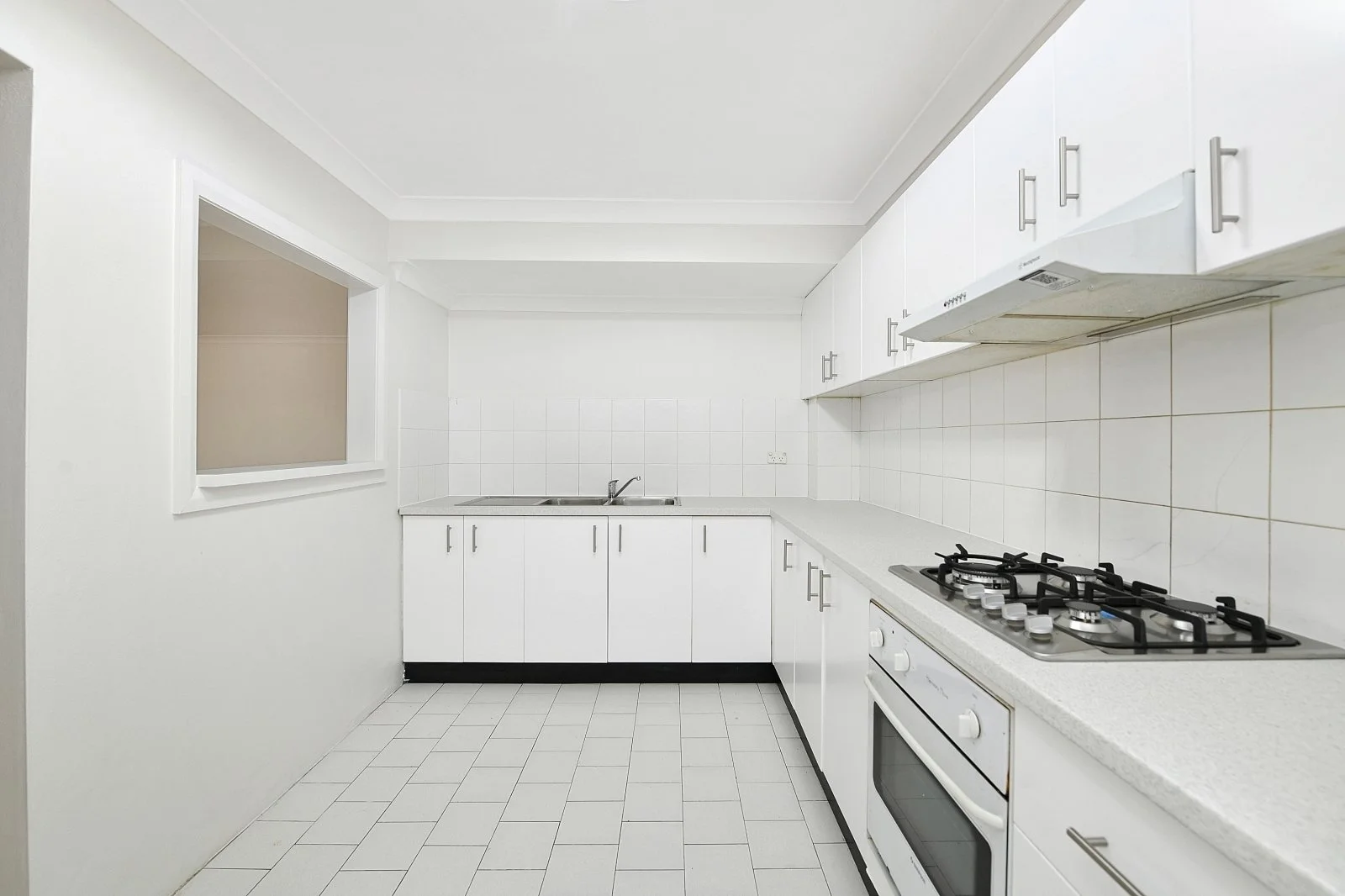 (WEB) 16_8-12 Bond St, Hurstville (3).jpg