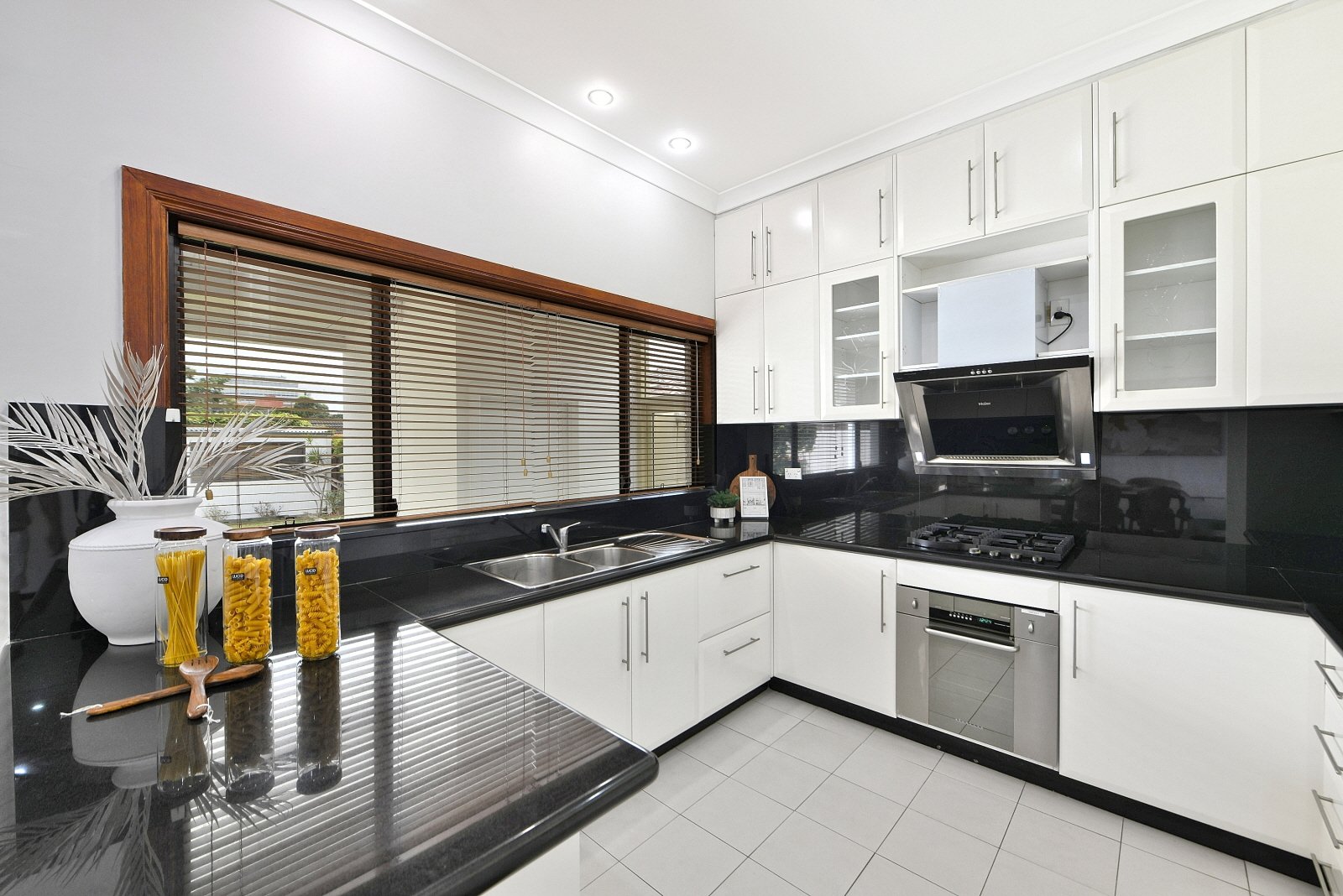 (WEB) 8A Neirbo Avenue, Hurstville (4).jpg