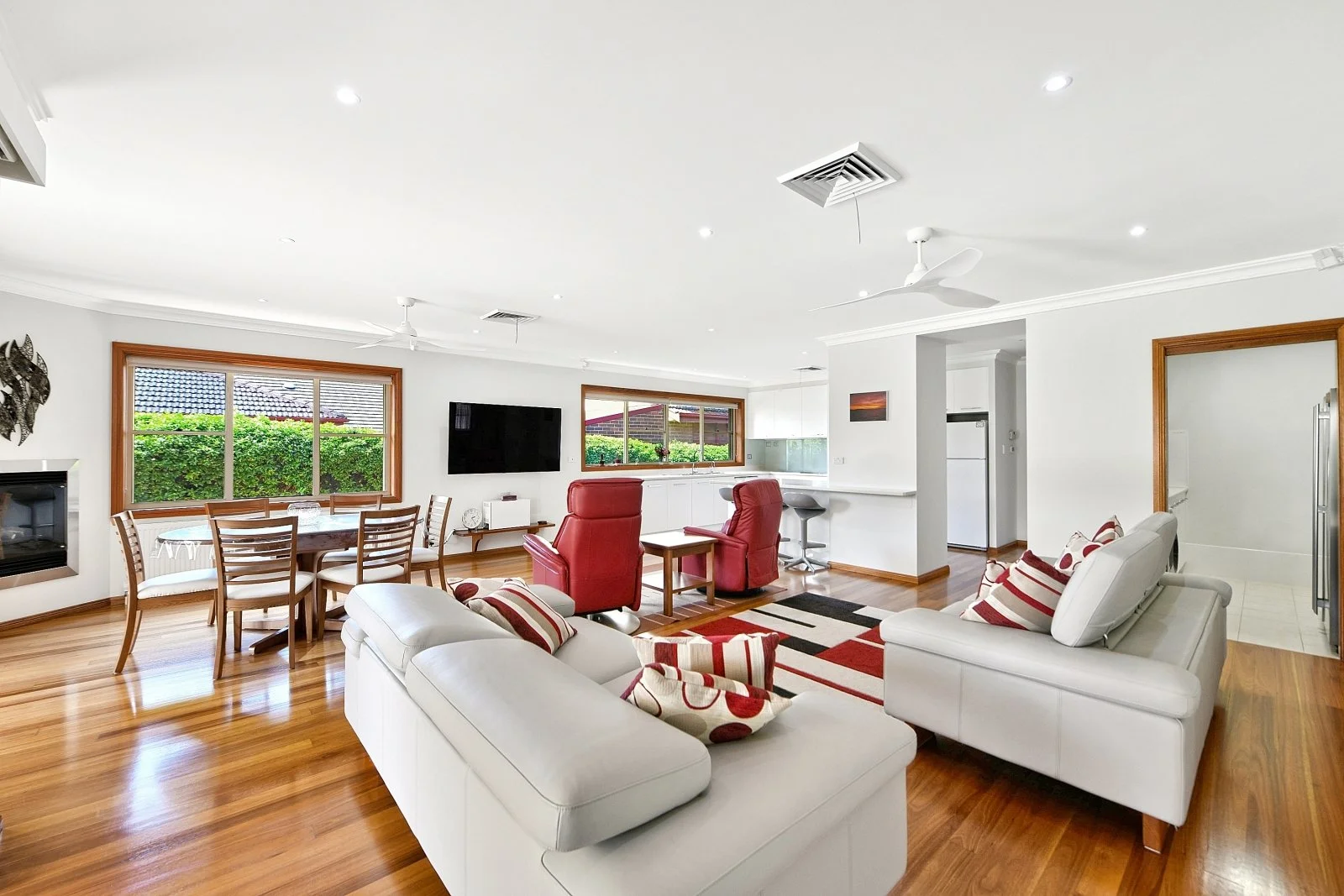 (WEB) 96 Woronora Parade, Oatley (8).jpg