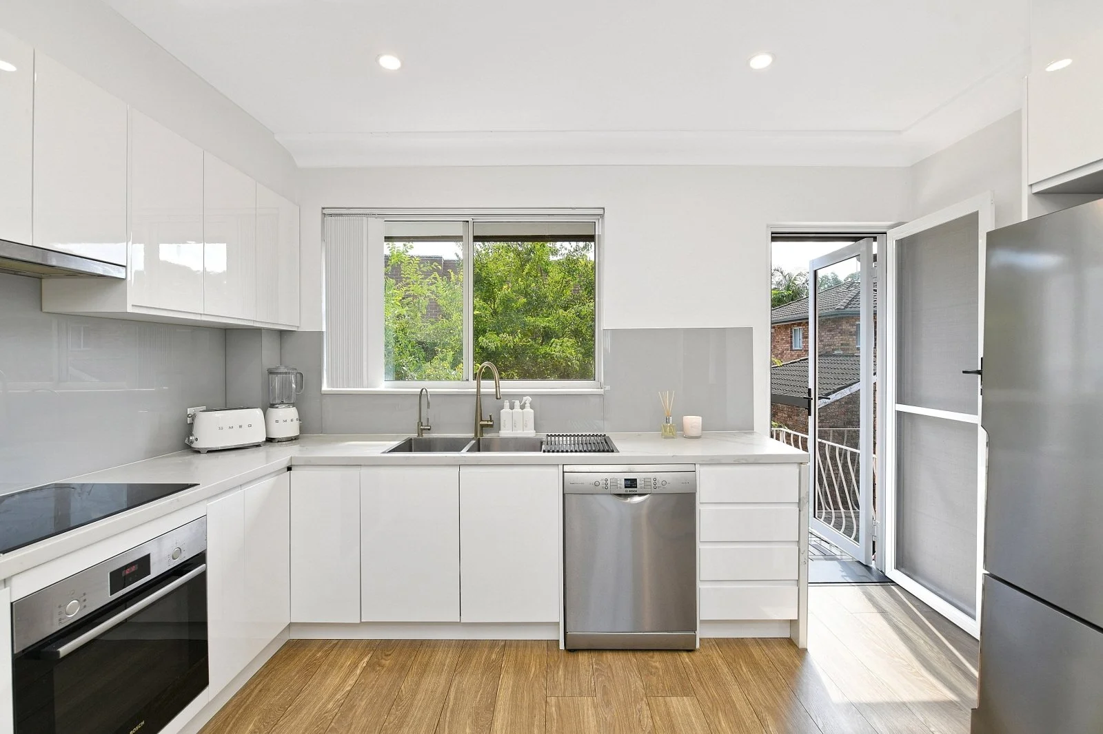 (WEB) 6_31 Wonoona Parade E, Oatley (4).jpg