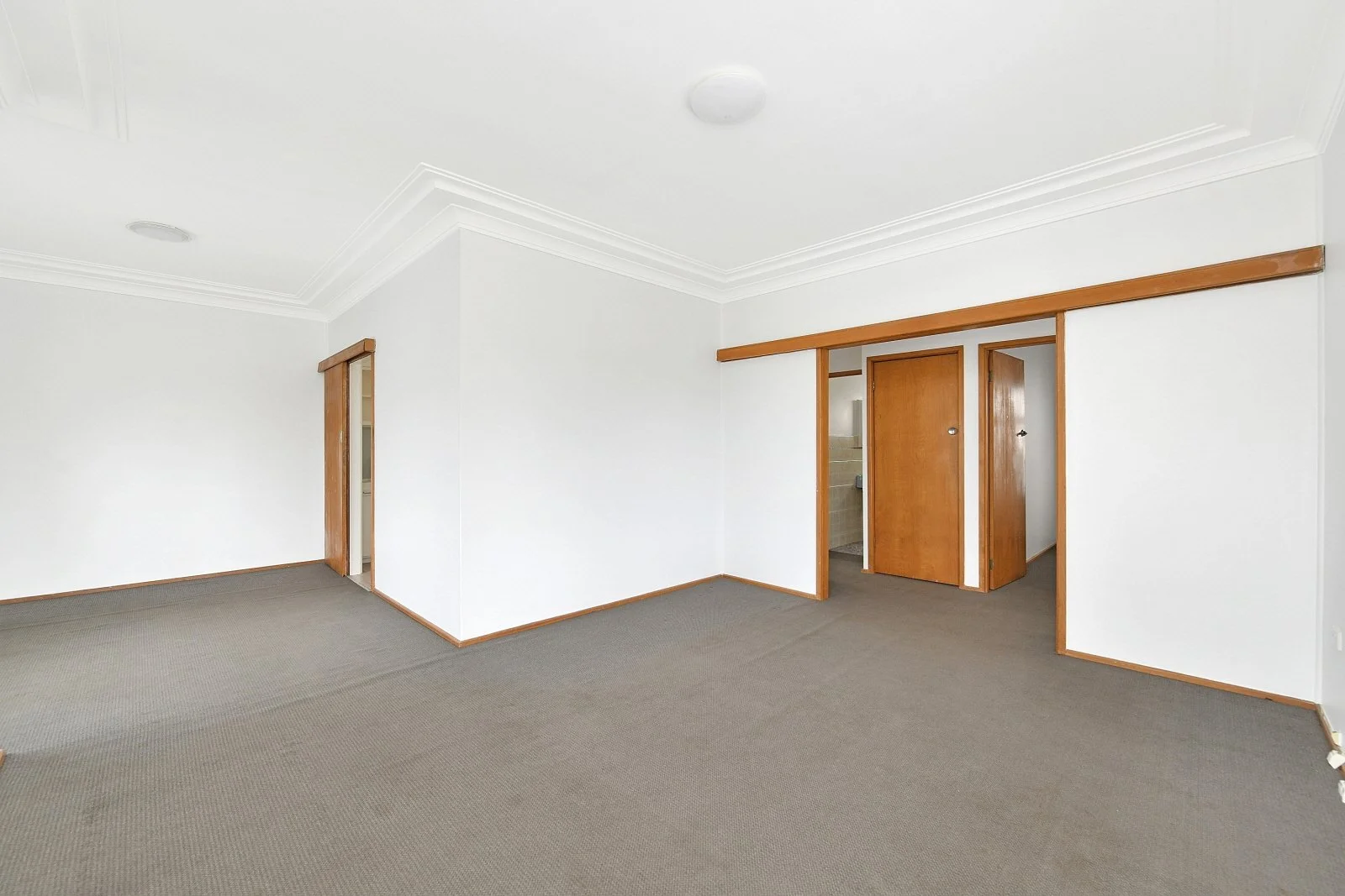 (WEB) 33 Glen Rd, Oatley (8).jpg