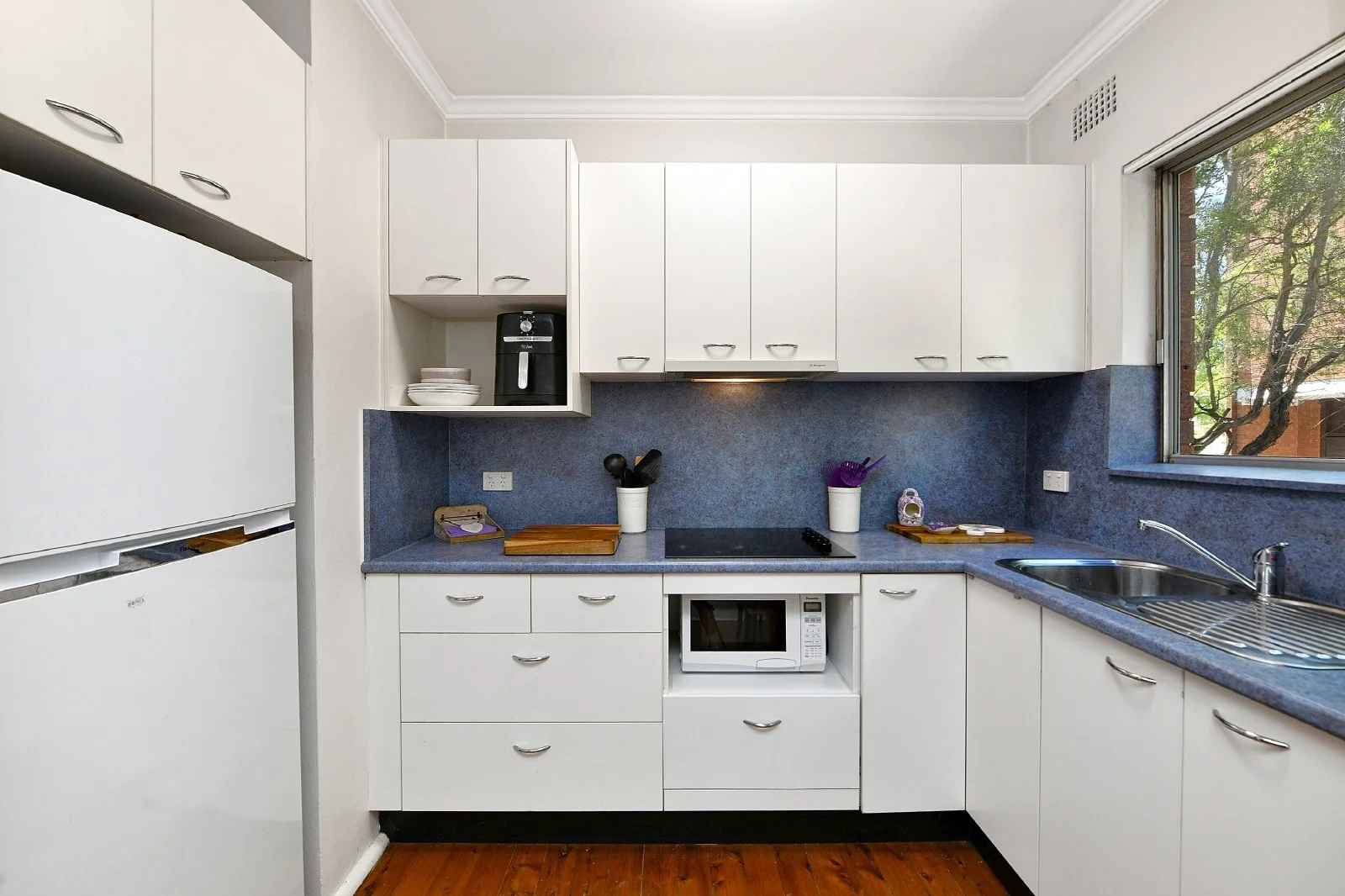 (WEB) 4_52 Station Street, Mortdale (4).jpg