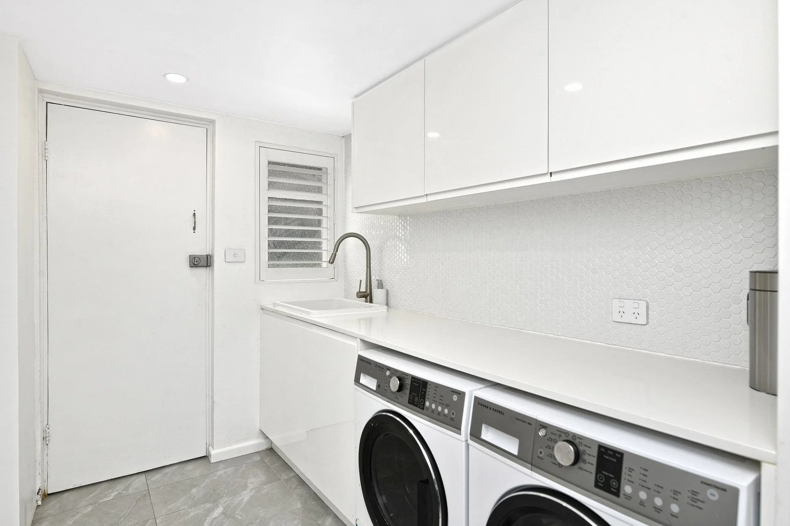 (WEB) 6_31 Wonoona Parade E, Oatley (10).jpg