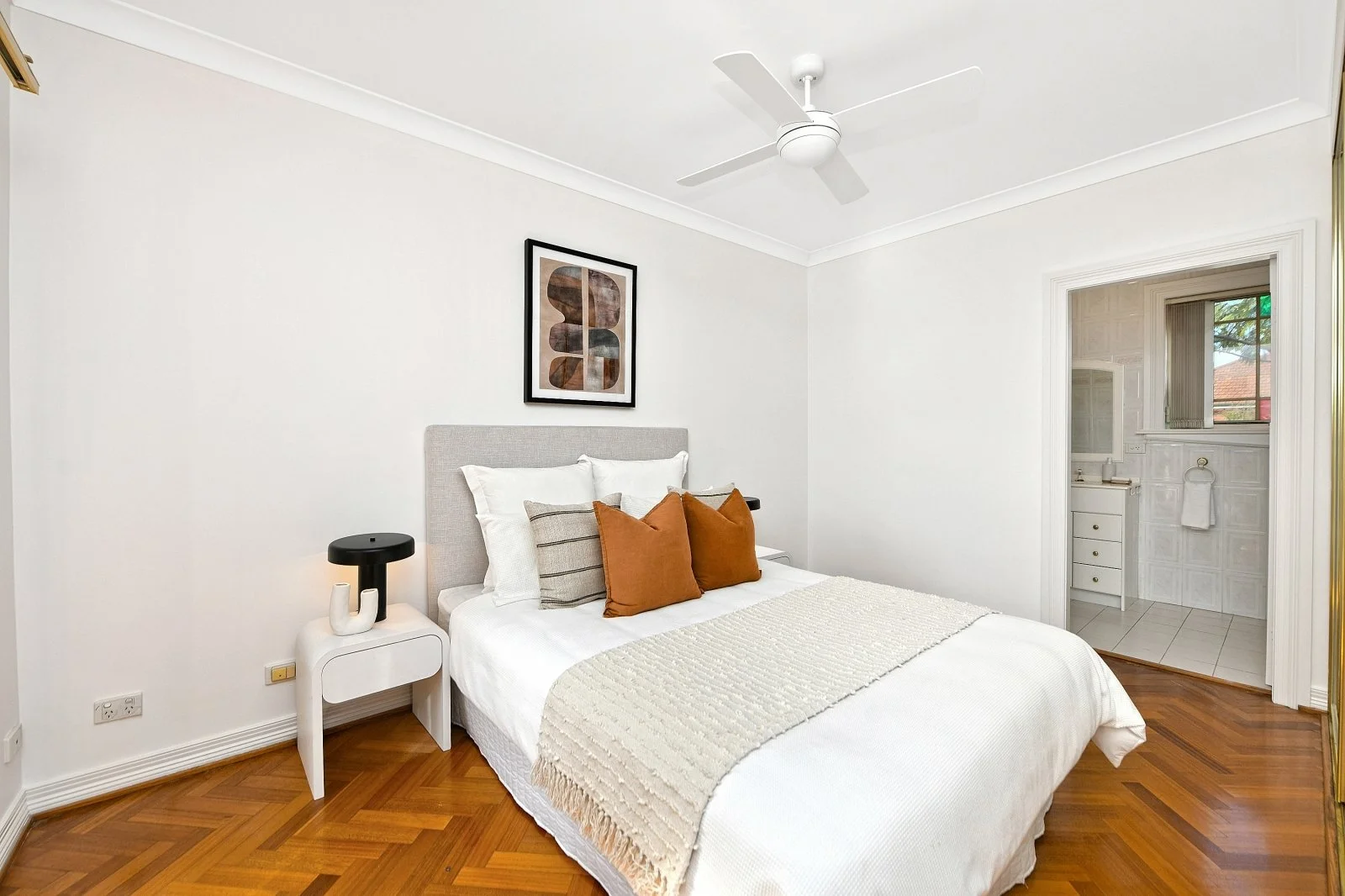 (WEB) 1_51 Ogilvy St, Peakhurst  (5).jpg