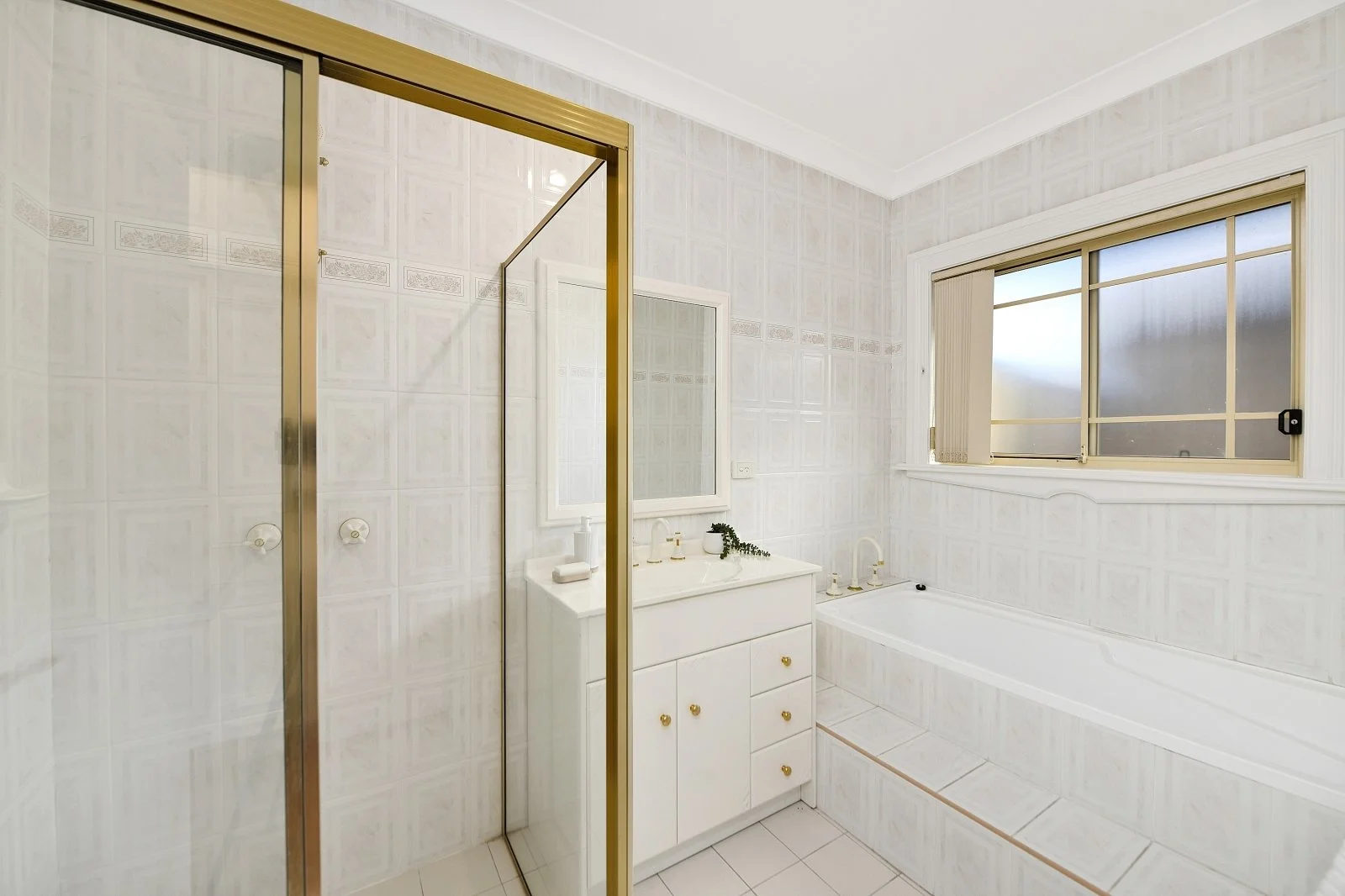 (WEB) 1_51 Ogilvy St, Peakhurst  (8).jpg
