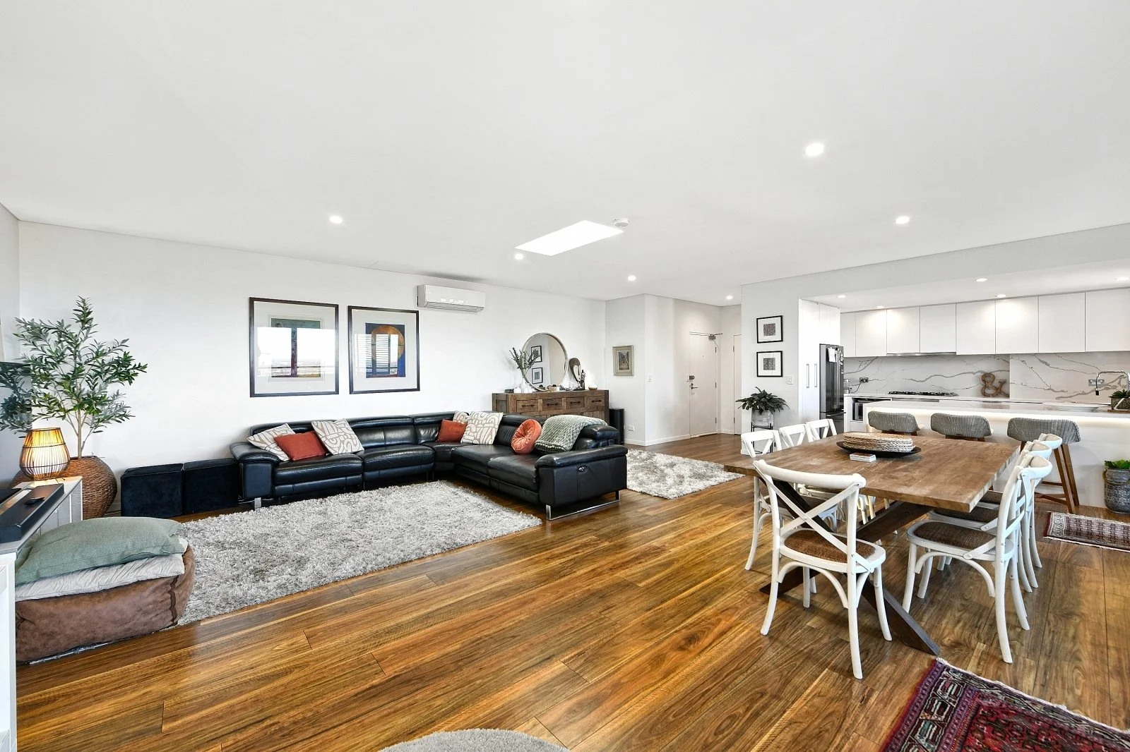(WEB) 62_313 Forest Rd, Hurstville (6).jpg